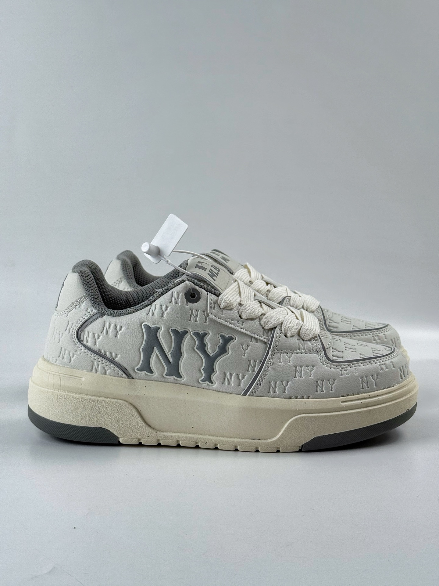 170 NY美国榄球洋基队 x MLB Chunky Runner Basic 厚底老爹厚底休闲运动慢跑鞋 3ASXE035N-Chinese UA Cheap High Quatity Brand Clothes Bags handbags Sneakers wholesale wholesaler seller from China Factory suppliers Fashion Clothing Shoes best Quality Beautiful Price 170 NY美国榄球洋基队 x MLB Chunky Runner Basic 厚底老爹厚底休闲运动慢跑鞋 3ASXE035N