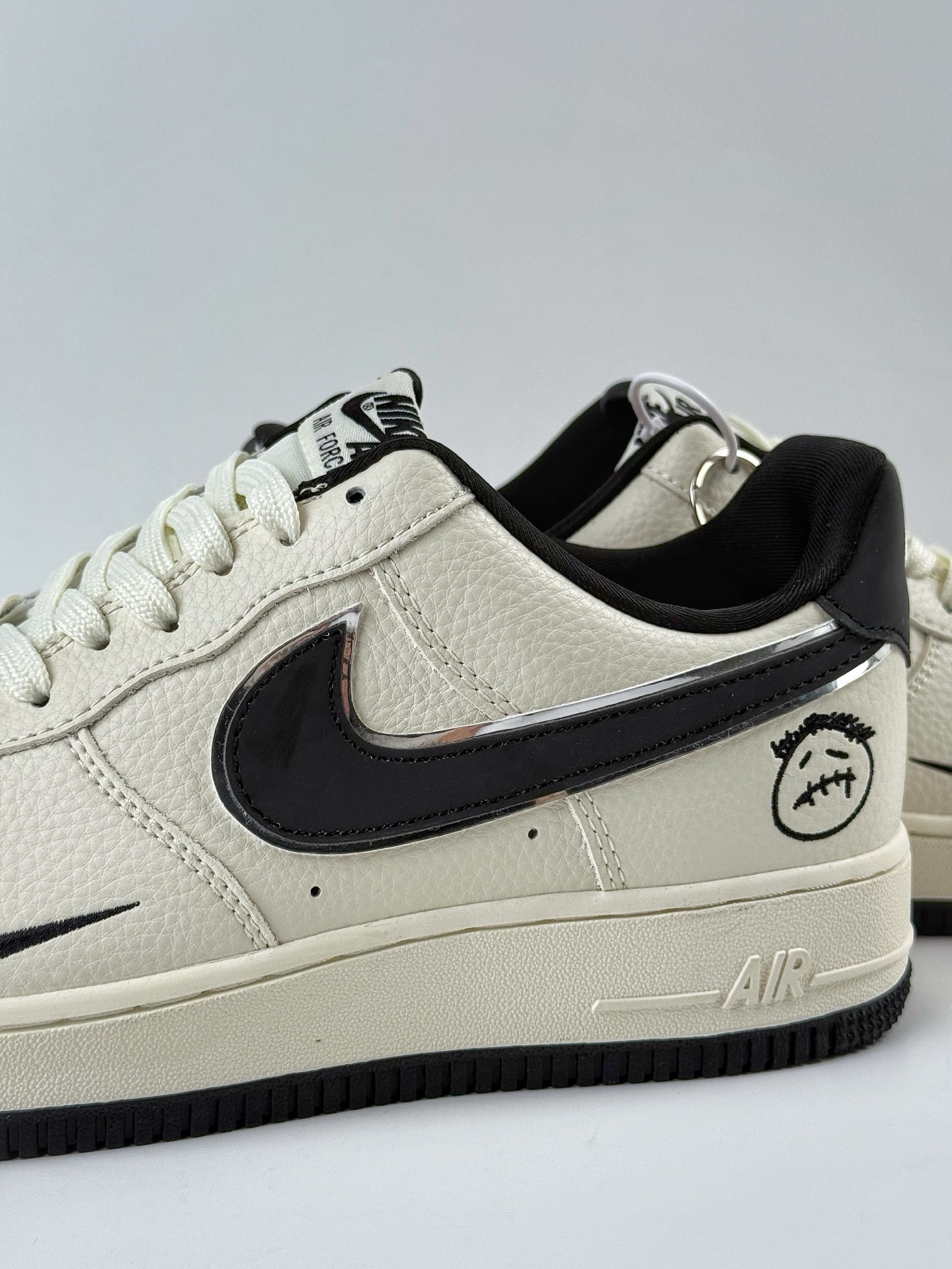 260 Nike Air Force 1 Low 07 白黑小勾 DF0188-072-Chinese UA Cheap High Quatity Brand Clothes Bags handbags Sneakers wholesale wholesaler seller from China Factory suppliers Fashion Clothing Shoes best Quality Beautiful Price 260 Nike Air Force 1 Low 07 白黑小勾 DF0188-072