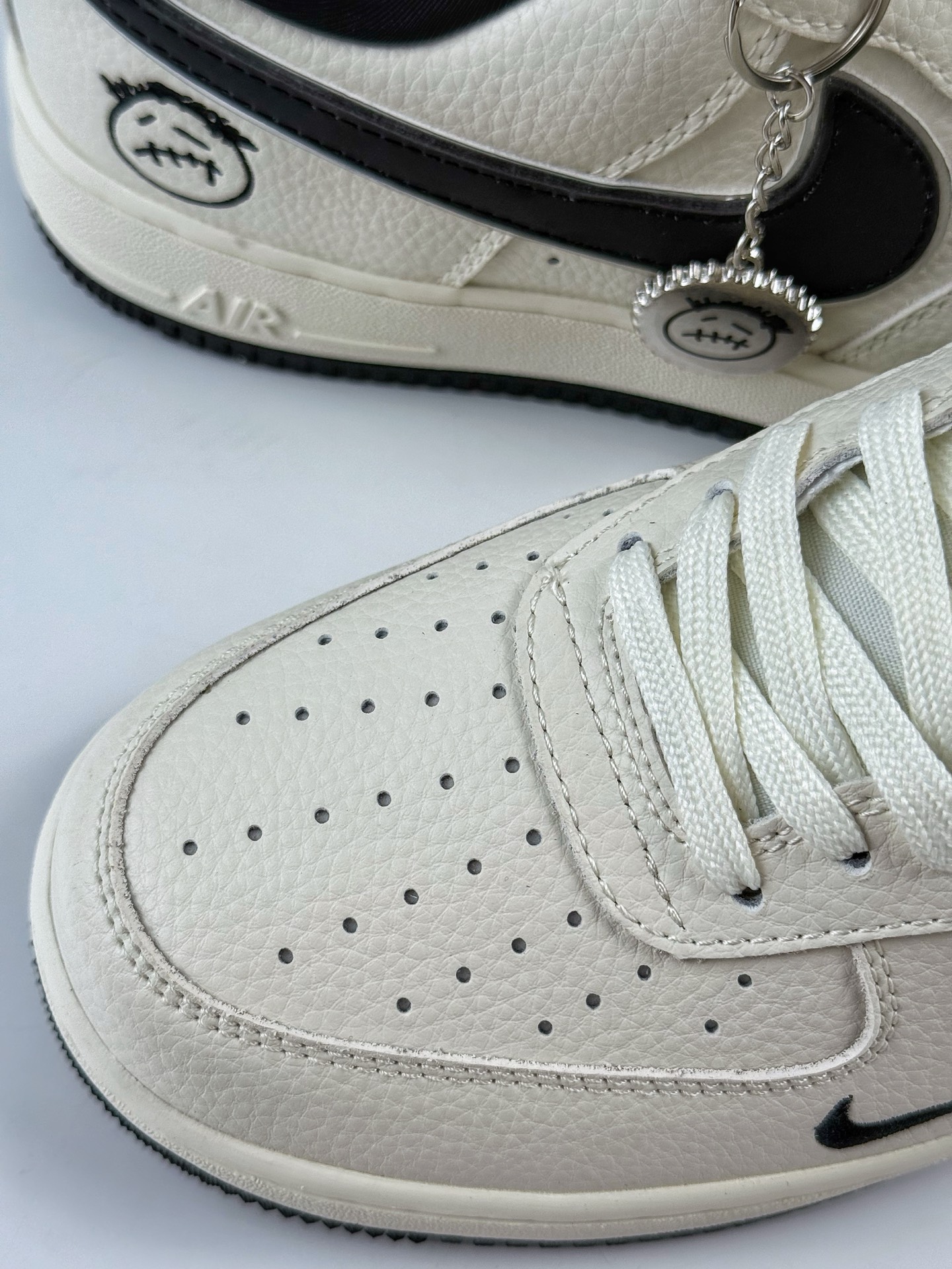 260 Nike Air Force 1 Low 07 白黑小勾 DF0188-072-Chinese UA Cheap High Quatity Brand Clothes Bags handbags Sneakers wholesale wholesaler seller from China Factory suppliers Fashion Clothing Shoes best Quality Beautiful Price 260 Nike Air Force 1 Low 07 白黑小勾 DF0188-072