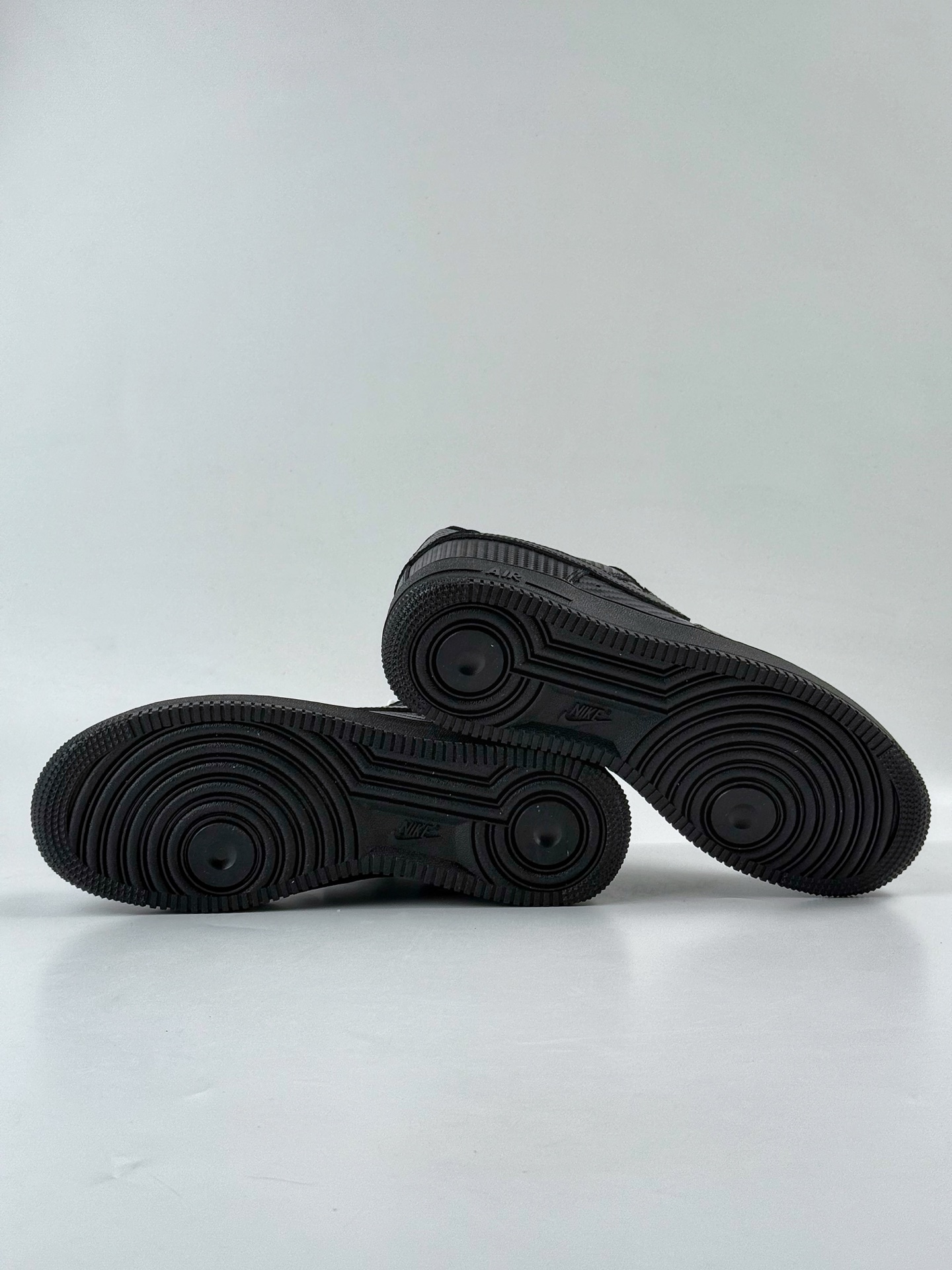 200 Nike Air Force 1 Low 07 纯黑碳纤维纹 HF2886-001-Chinese UA Cheap High Quatity Brand Clothes Bags handbags Sneakers wholesale wholesaler seller from China Factory suppliers Fashion Clothing Shoes best Quality Beautiful Price 200 Nike Air Force 1 Low 07 纯黑碳纤维纹 HF2886-001