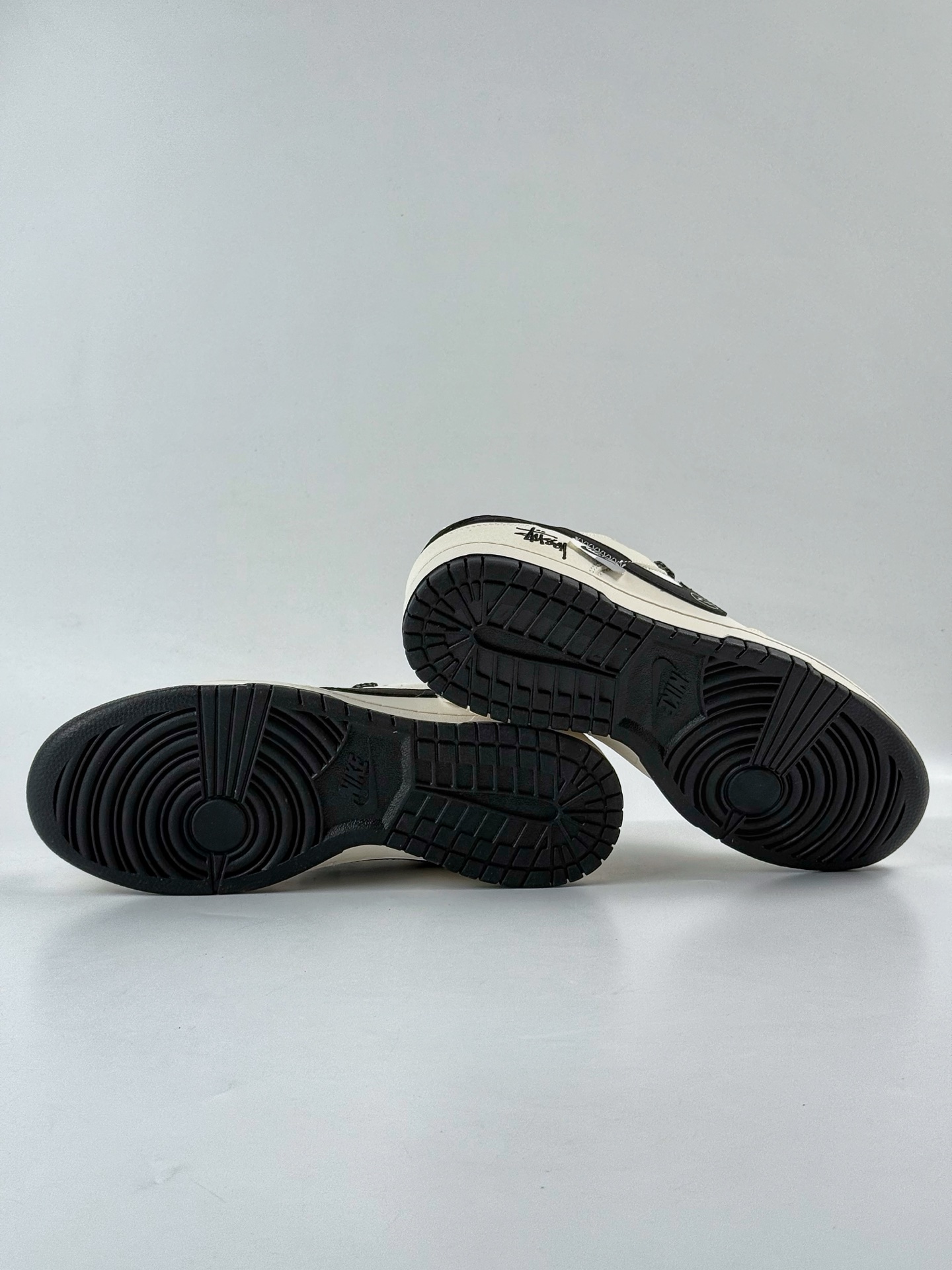 280 Nike Air Force 1 Low 07 x Stussy 白黑闪电满天星 QW5836-018-Chinese UA Cheap High Quatity Brand Clothes Bags handbags Sneakers wholesale wholesaler seller from China Factory suppliers Fashion Clothing Shoes best Quality Beautiful Price 280 Nike Air Force 1 Low 07 x Stussy 白黑闪电满天星 QW5836-018