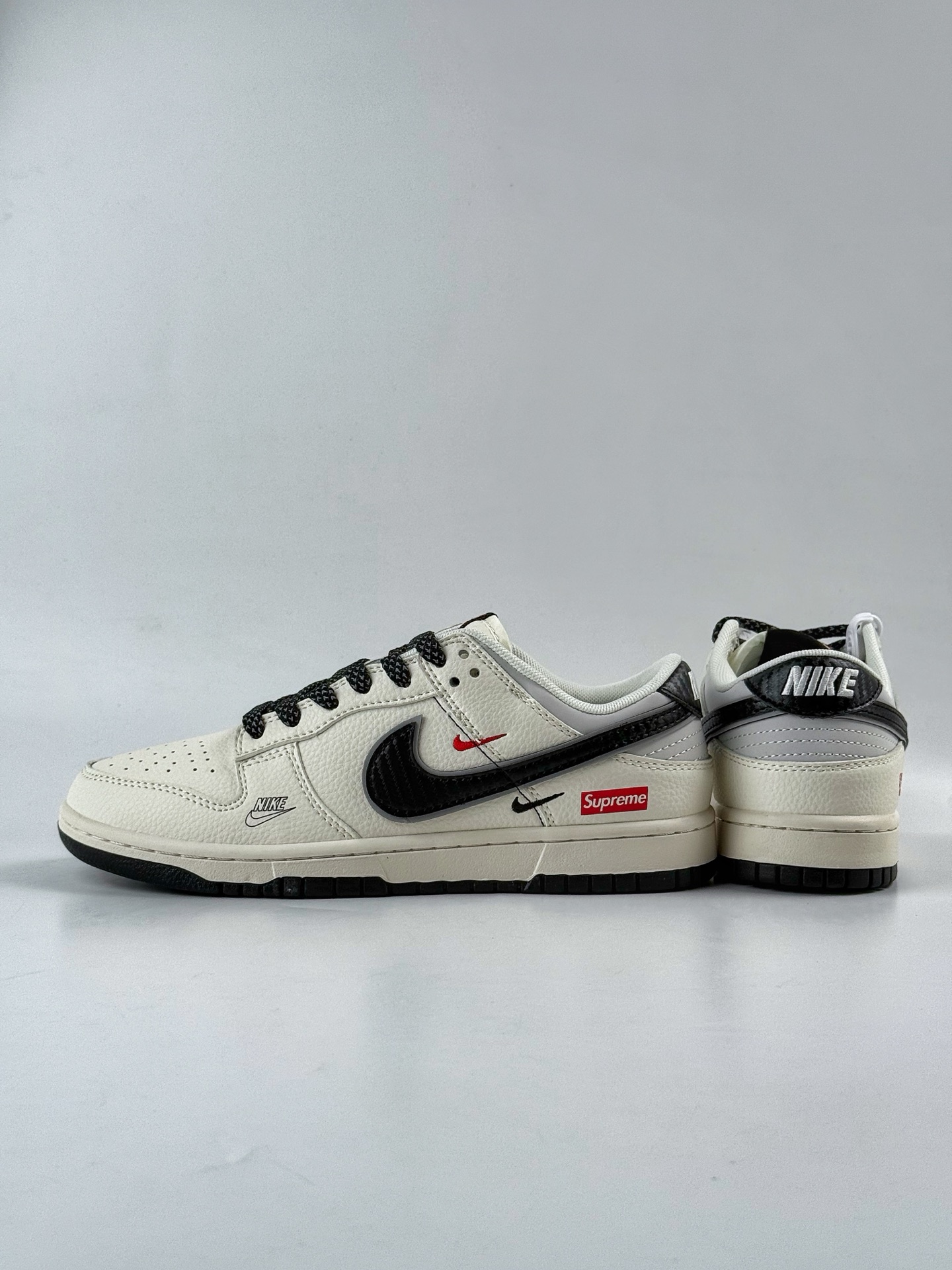 280 Nike SB Dunk Low x Superme 白黑三小勾满天星 JP1628-008-Chinese UA Cheap High Quatity Brand Clothes Bags handbags Sneakers wholesale wholesaler seller from China Factory suppliers Fashion Clothing Shoes best Quality Beautiful Price 280 Nike SB Dunk Low x Superme 白黑三小勾满天星 JP1628-008