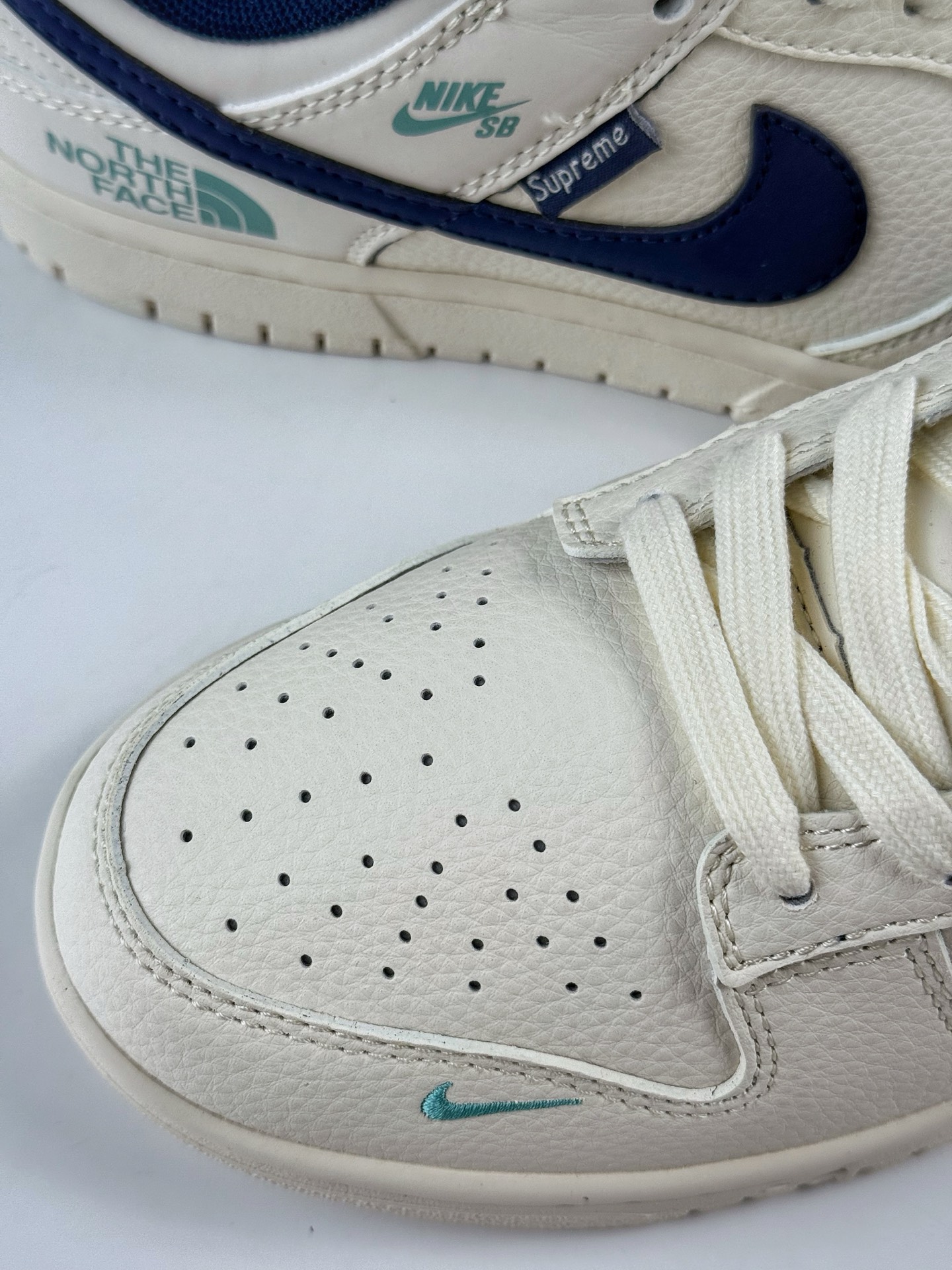 260 Nike SB Dunk Low x The North Face 白蓝双小勾 XD1588-224