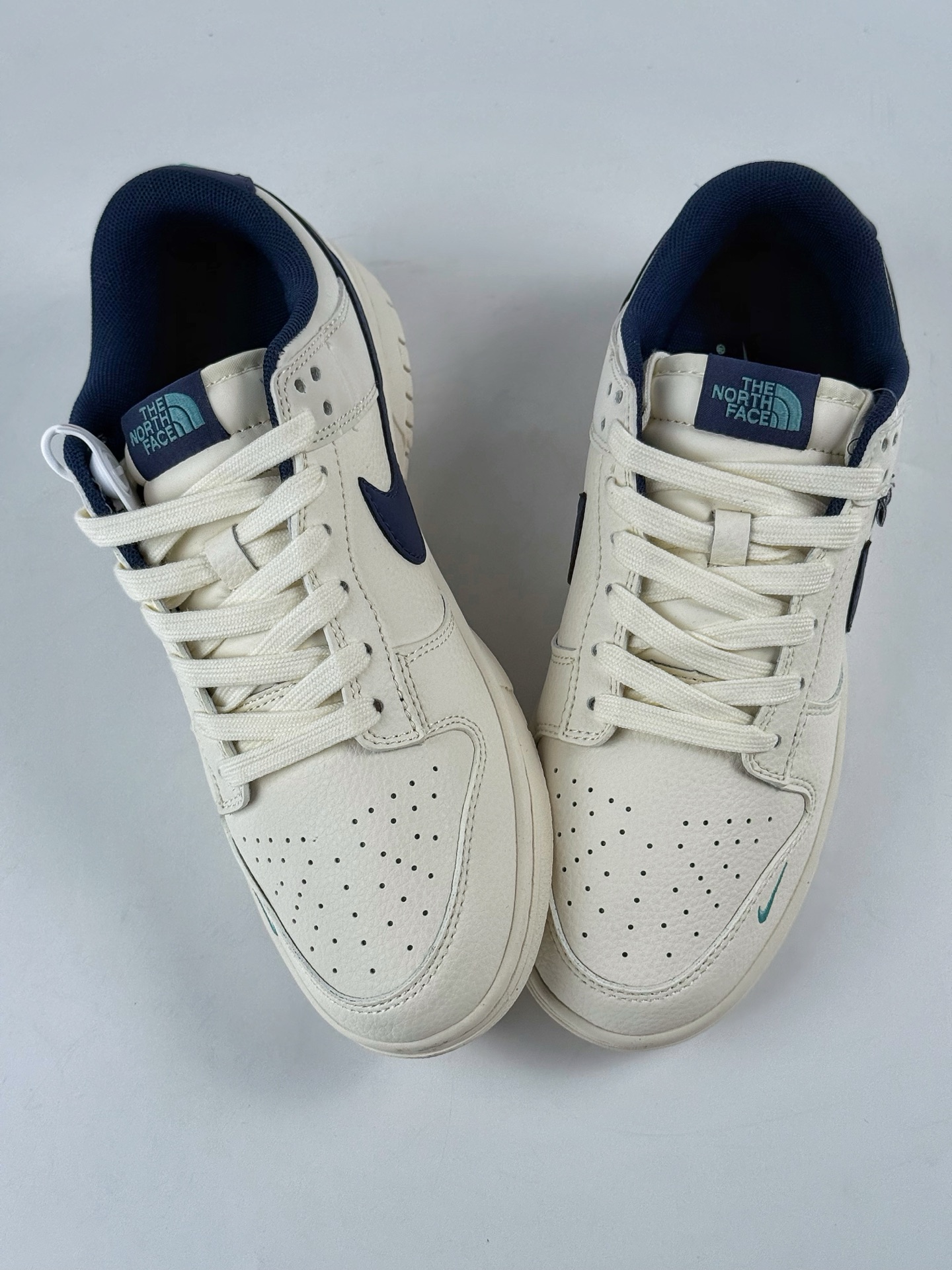 260 Nike SB Dunk Low x The North Face 白蓝双小勾 XD1588-224