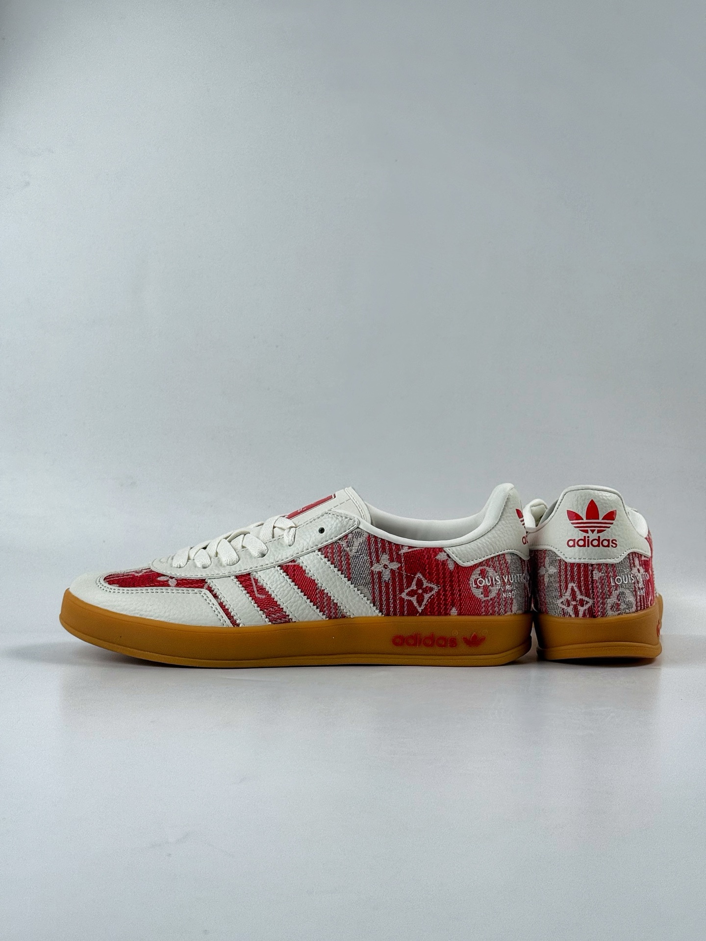 Adidas三叶草SAMBA OG x Louis Vuitton 白红 休闲板鞋 SC9207-734-莆田鞋,莆田鞋货源,高仿鞋,高仿鞋货源,安福档口,莆田高仿鞋,莆田鞋批发,高仿鞋批发,莆田高仿运动鞋,高仿运动鞋,莆田运动鞋 Adidas三叶草SAMBA OG x Louis Vuitton 白红 休闲板鞋 SC9207-734