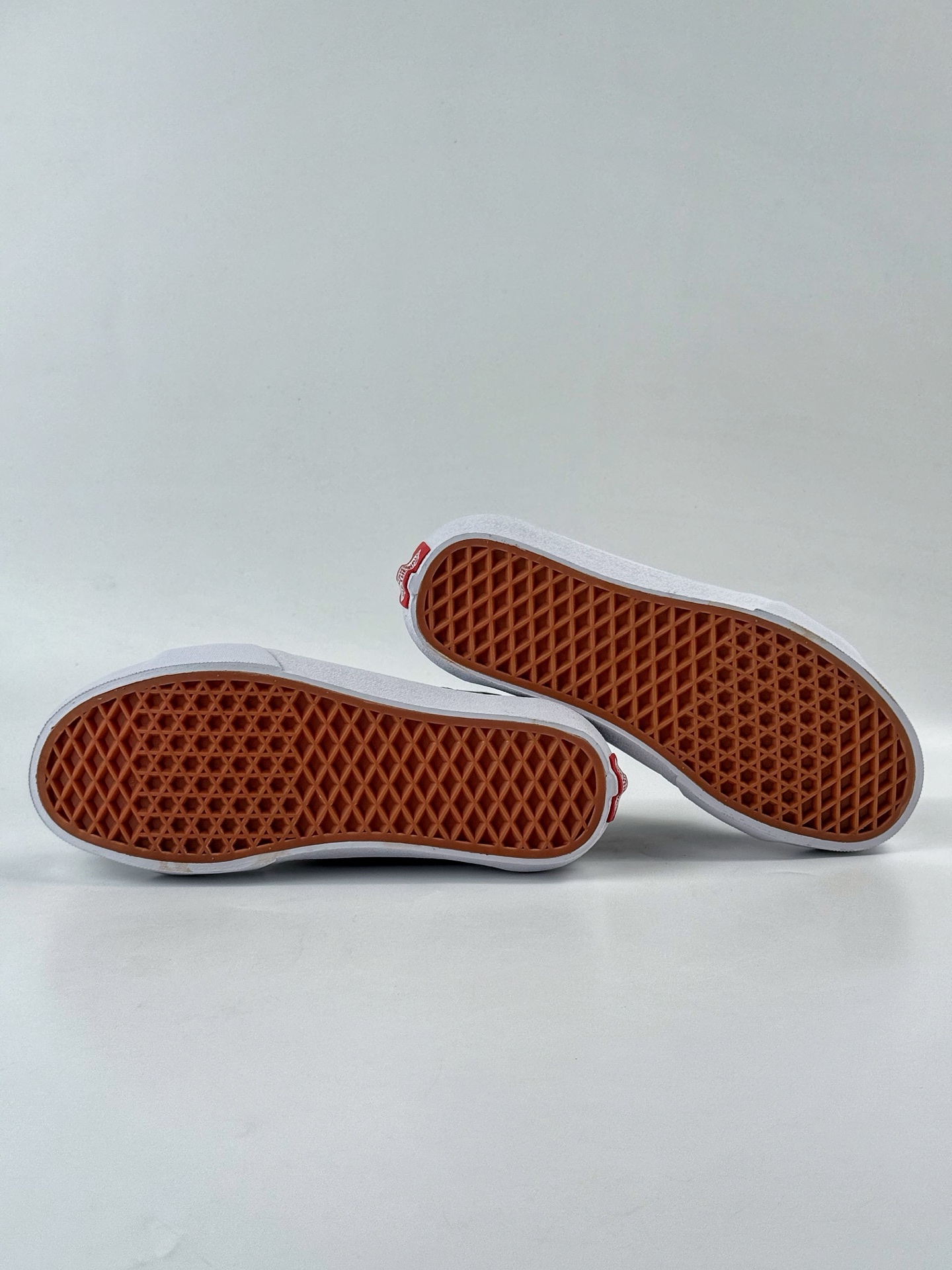 Vans Sk8-Low 万斯OG款 The Original Off The Wail Compny 印花低帮 黑白 休闲板鞋帆布鞋 VN0A5KXDY28YK-莆田鞋,莆田鞋货源,高仿鞋,高仿鞋货源,安福档口,莆田高仿鞋,莆田鞋批发,高仿鞋批发,莆田高仿运动鞋,高仿运动鞋,莆田运动鞋 Vans Sk8-Low 万斯OG款 The Original Off The Wail Compny 印花低帮 黑白 休闲板鞋帆布鞋 VN0A5KXDY28YK