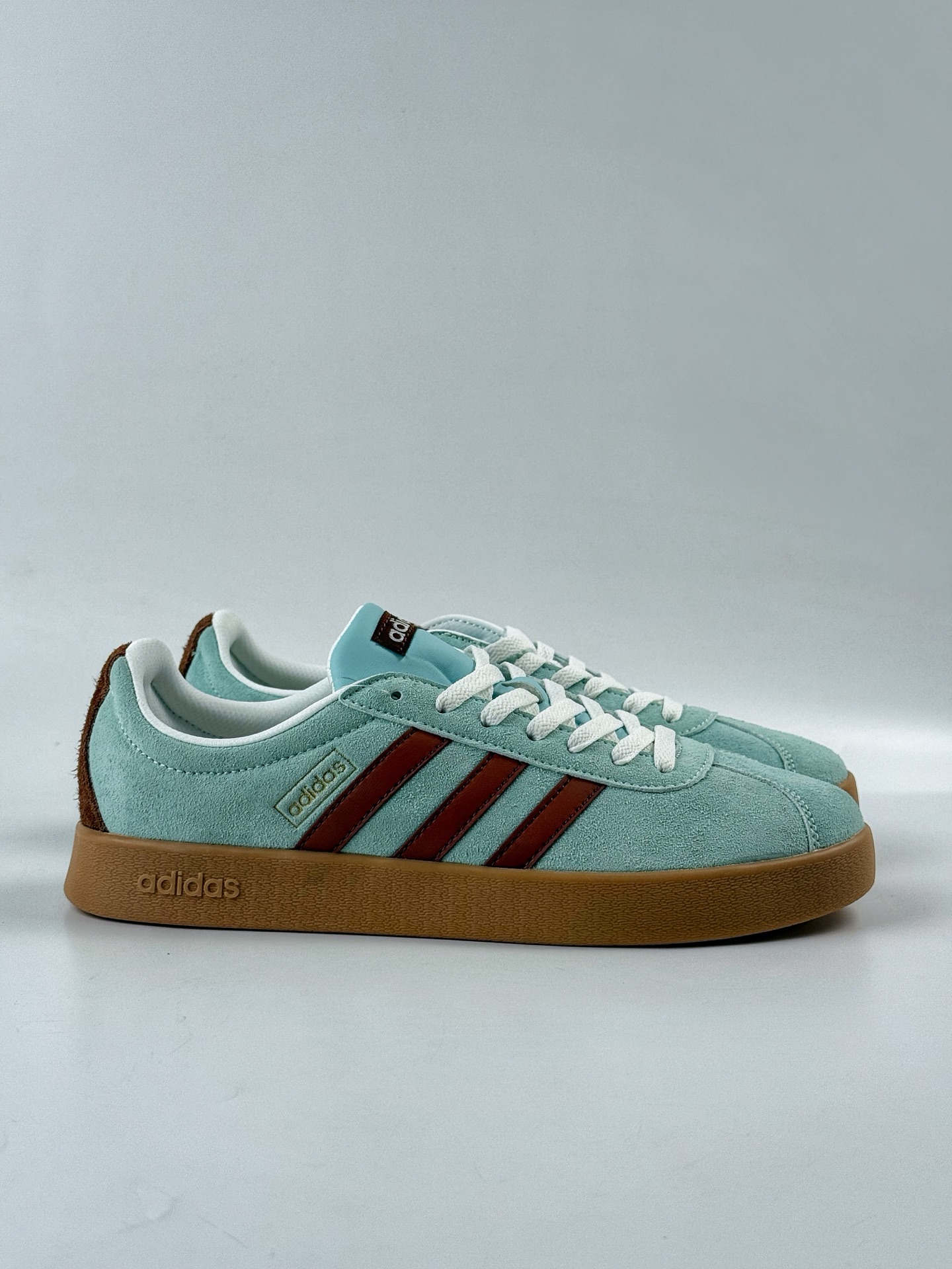 130 adidas neo VI Court CLASSIC 三叶草休闲复古运动板鞋 KK3772-Chinese UA Cheap High Quatity Brand Clothes Bags handbags Sneakers wholesale wholesaler seller from China Factory suppliers Fashion Clothing Shoes best Quality Beautiful Price 130 adidas neo VI Court CLASSIC 三叶草休闲复古运动板鞋 KK3772