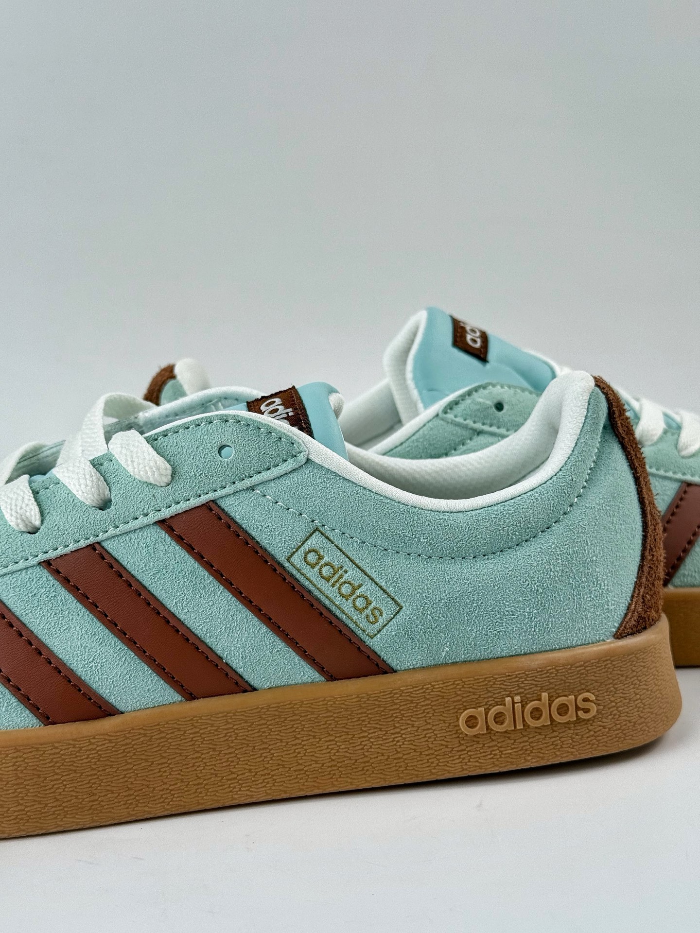 130 adidas neo VI Court CLASSIC 三叶草休闲复古运动板鞋 KK3772-Chinese UA Cheap High Quatity Brand Clothes Bags handbags Sneakers wholesale wholesaler seller from China Factory suppliers Fashion Clothing Shoes best Quality Beautiful Price 130 adidas neo VI Court CLASSIC 三叶草休闲复古运动板鞋 KK3772