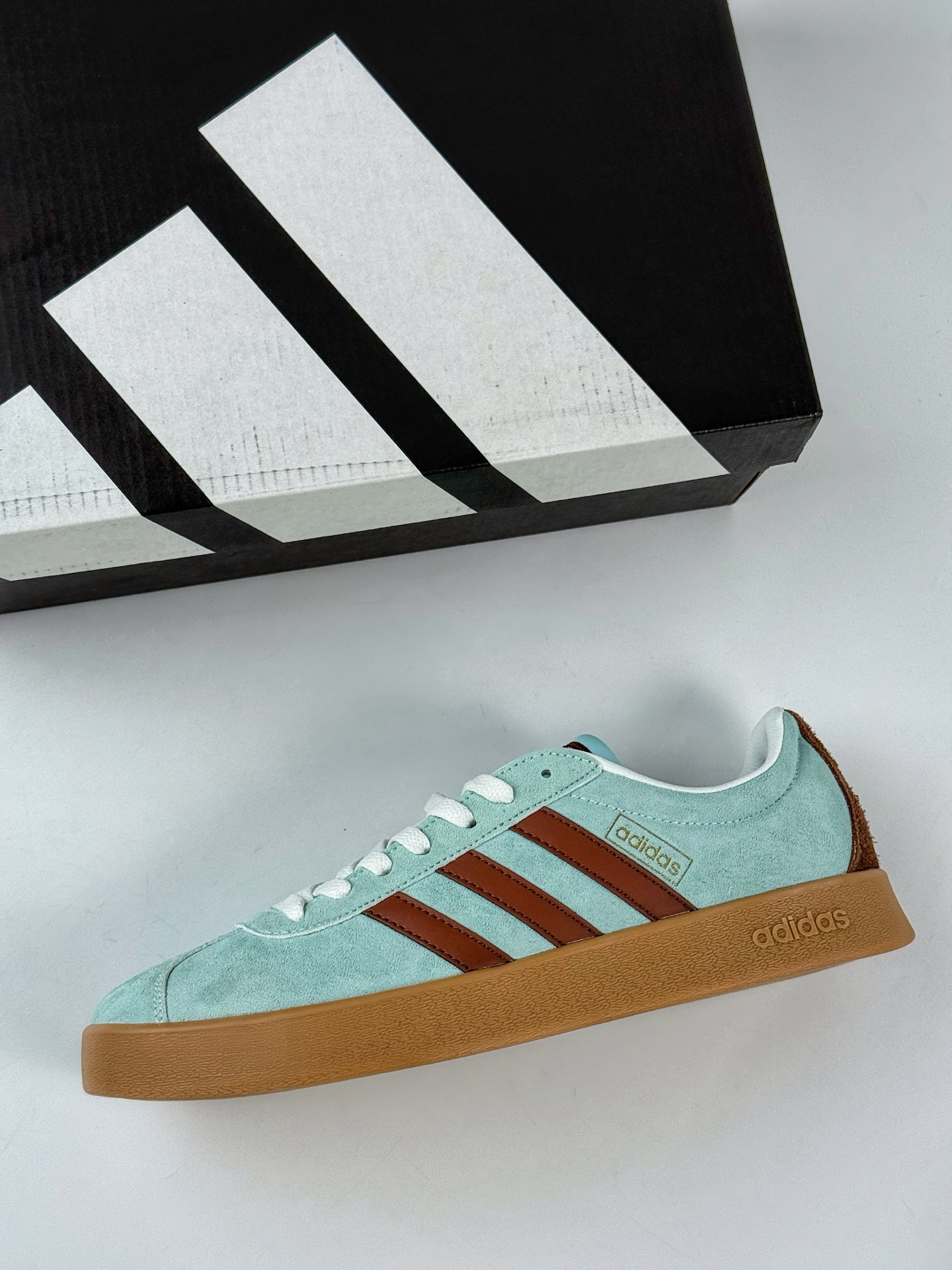 130 adidas neo VI Court CLASSIC 三叶草休闲复古运动板鞋 KK3772-Chinese UA Cheap High Quatity Brand Clothes Bags handbags Sneakers wholesale wholesaler seller from China Factory suppliers Fashion Clothing Shoes best Quality Beautiful Price 130 adidas neo VI Court CLASSIC 三叶草休闲复古运动板鞋 KK3772