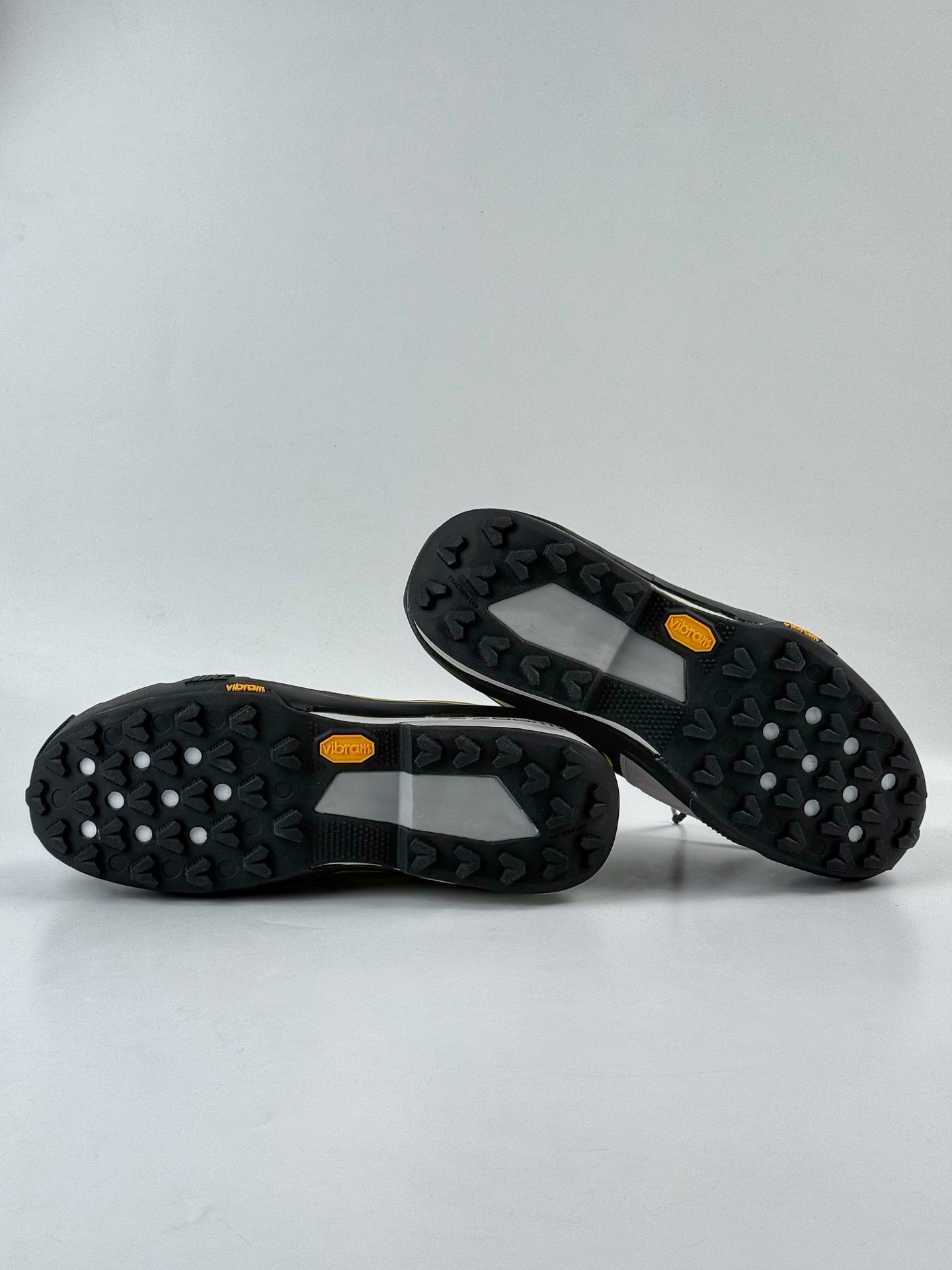 220 Sacai x Nike Zegamadome SP 联名款 机能风休闲运动鞋 HQ8618-002-Chinese UA Cheap High Quatity Brand Clothes Bags handbags Sneakers wholesale wholesaler seller from China Factory suppliers Fashion Clothing Shoes best Quality Beautiful Price 220 Sacai x Nike Zegamadome SP 联名款 机能风休闲运动鞋 HQ8618-002