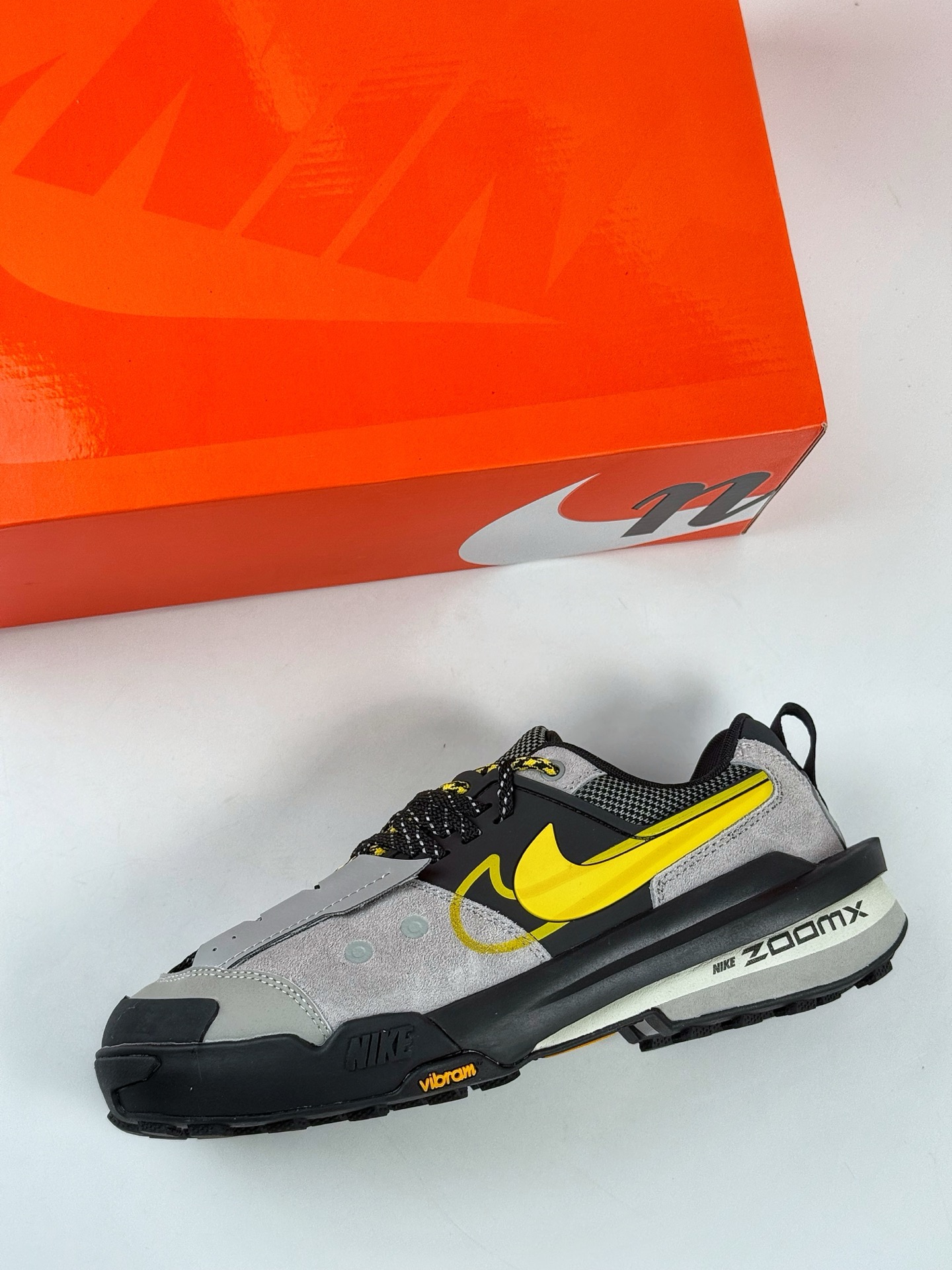 220 Sacai x Nike Zegamadome SP 联名款 机能风休闲运动鞋 HQ8618-002-Chinese UA Cheap High Quatity Brand Clothes Bags handbags Sneakers wholesale wholesaler seller from China Factory suppliers Fashion Clothing Shoes best Quality Beautiful Price 220 Sacai x Nike Zegamadome SP 联名款 机能风休闲运动鞋 HQ8618-002