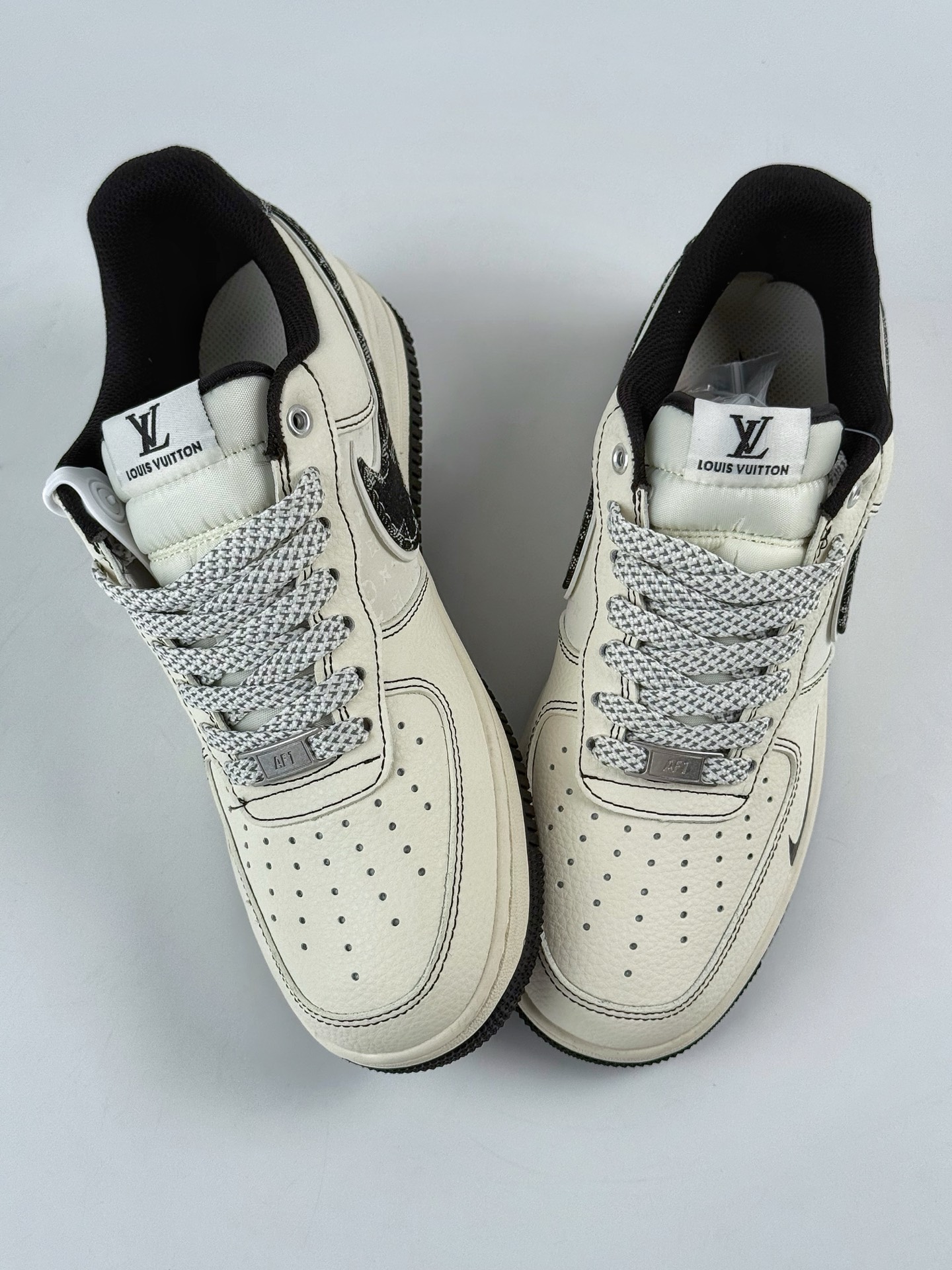 260 Nike Air Force 1 Low 07 x Louis Vuitton 白黑双小勾满天星 YX5066-347-Chinese UA Cheap High Quatity Brand Clothes Bags handbags Sneakers wholesale wholesaler seller from China Factory suppliers Fashion Clothing Shoes best Quality Beautiful Price 260 Nike Air Force 1 Low 07 x Louis Vuitton 白黑双小勾满天星 YX5066-347