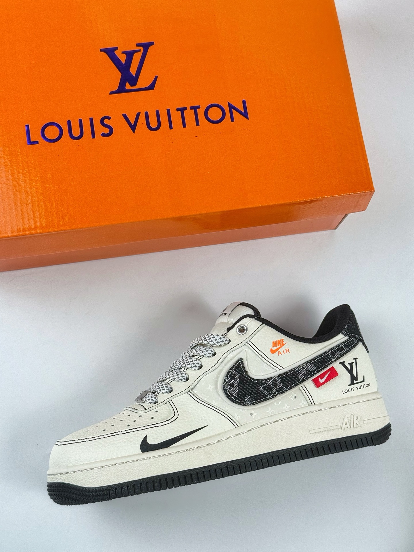 260 Nike Air Force 1 Low 07 x Louis Vuitton 白黑双小勾满天星 YX5066-347-Chinese UA Cheap High Quatity Brand Clothes Bags handbags Sneakers wholesale wholesaler seller from China Factory suppliers Fashion Clothing Shoes best Quality Beautiful Price 260 Nike Air Force 1 Low 07 x Louis Vuitton 白黑双小勾满天星 YX5066-347