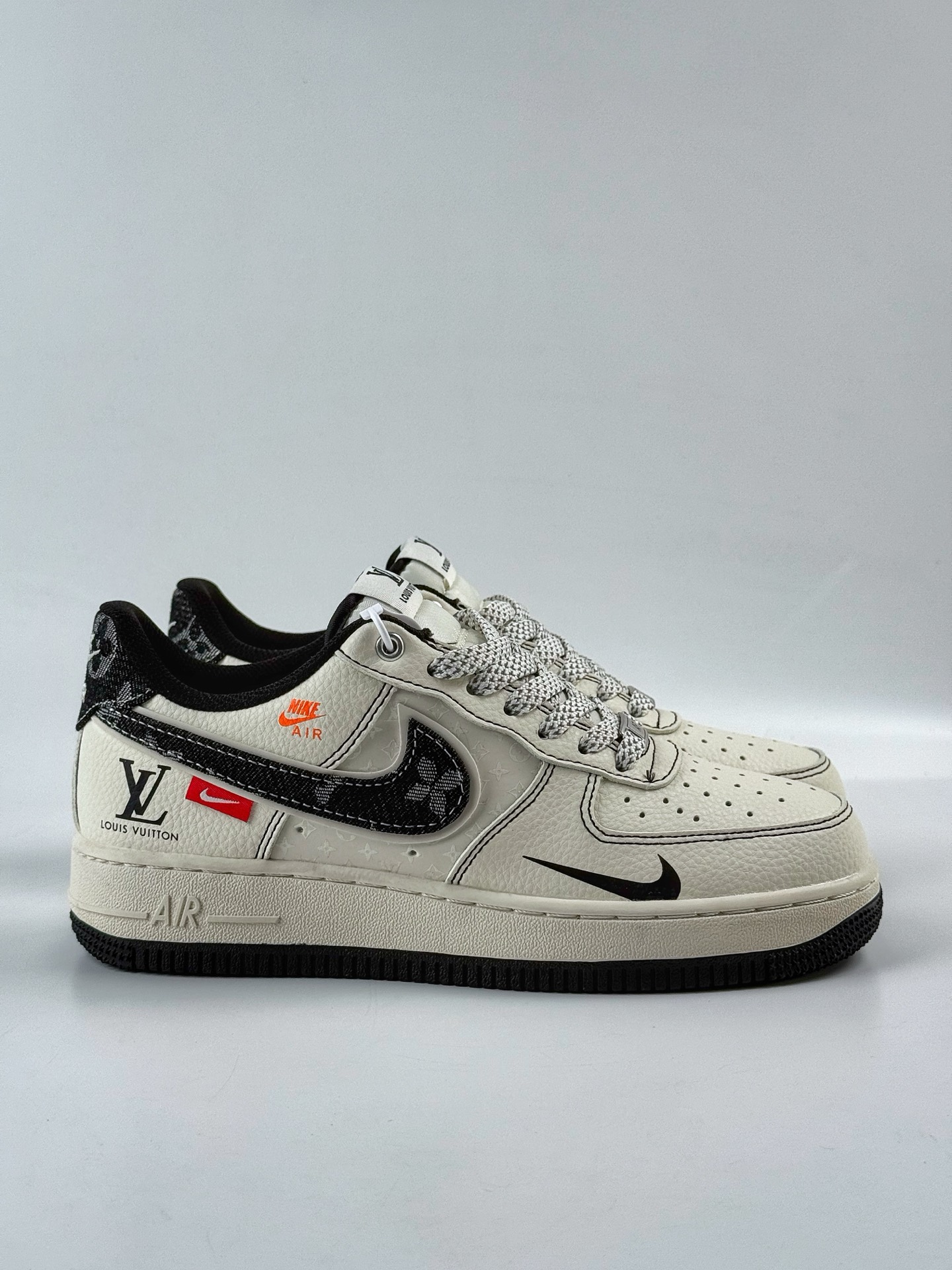 260 Nike Air Force 1 Low 07 x Louis Vuitton 白黑双小勾满天星 YX5066-347-Chinese UA Cheap High Quatity Brand Clothes Bags handbags Sneakers wholesale wholesaler seller from China Factory suppliers Fashion Clothing Shoes best Quality Beautiful Price 260 Nike Air Force 1 Low 07 x Louis Vuitton 白黑双小勾满天星 YX5066-347