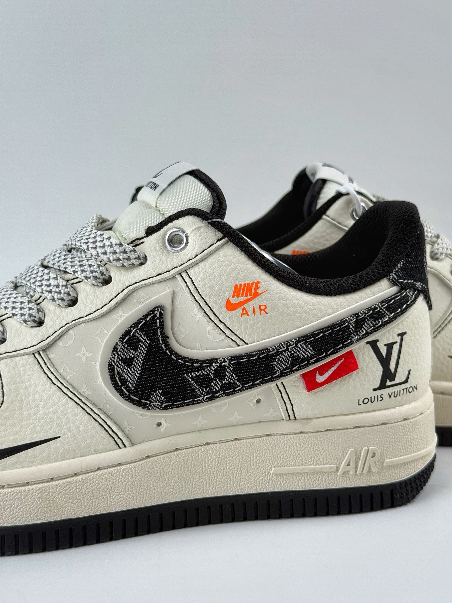 260 Nike Air Force 1 Low 07 x Louis Vuitton 白黑双小勾满天星 YX5066-347-Chinese UA Cheap High Quatity Brand Clothes Bags handbags Sneakers wholesale wholesaler seller from China Factory suppliers Fashion Clothing Shoes best Quality Beautiful Price 260 Nike Air Force 1 Low 07 x Louis Vuitton 白黑双小勾满天星 YX5066-347