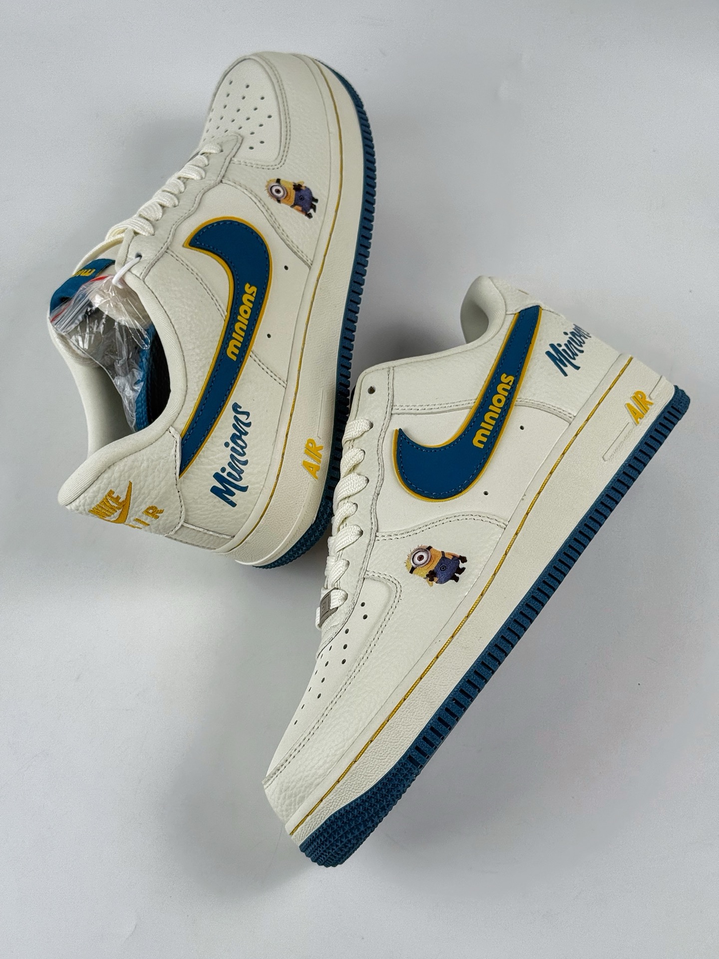 260 Nike Air Force 1 Low 07 x MINIONS 米蓝 SC0601-566