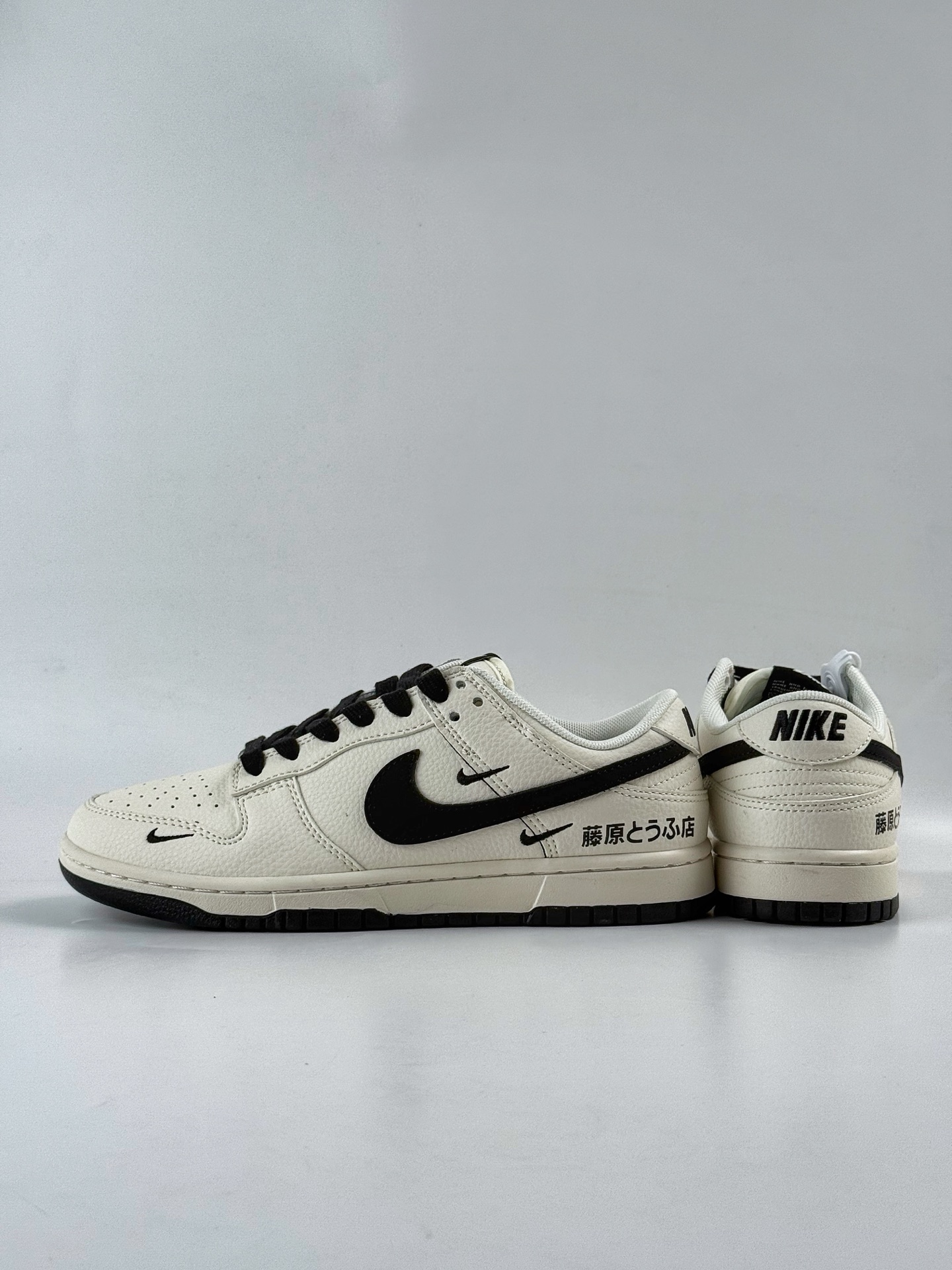 260 Nike SB Dunk Low 藤原豆腐店 白黑三小勾 XD1588-225-Chinese UA Cheap High Quatity Brand Clothes Bags handbags Sneakers wholesale wholesaler seller from China Factory suppliers Fashion Clothing Shoes best Quality Beautiful Price 260 Nike SB Dunk Low 藤原豆腐店 白黑三小勾 XD1588-225