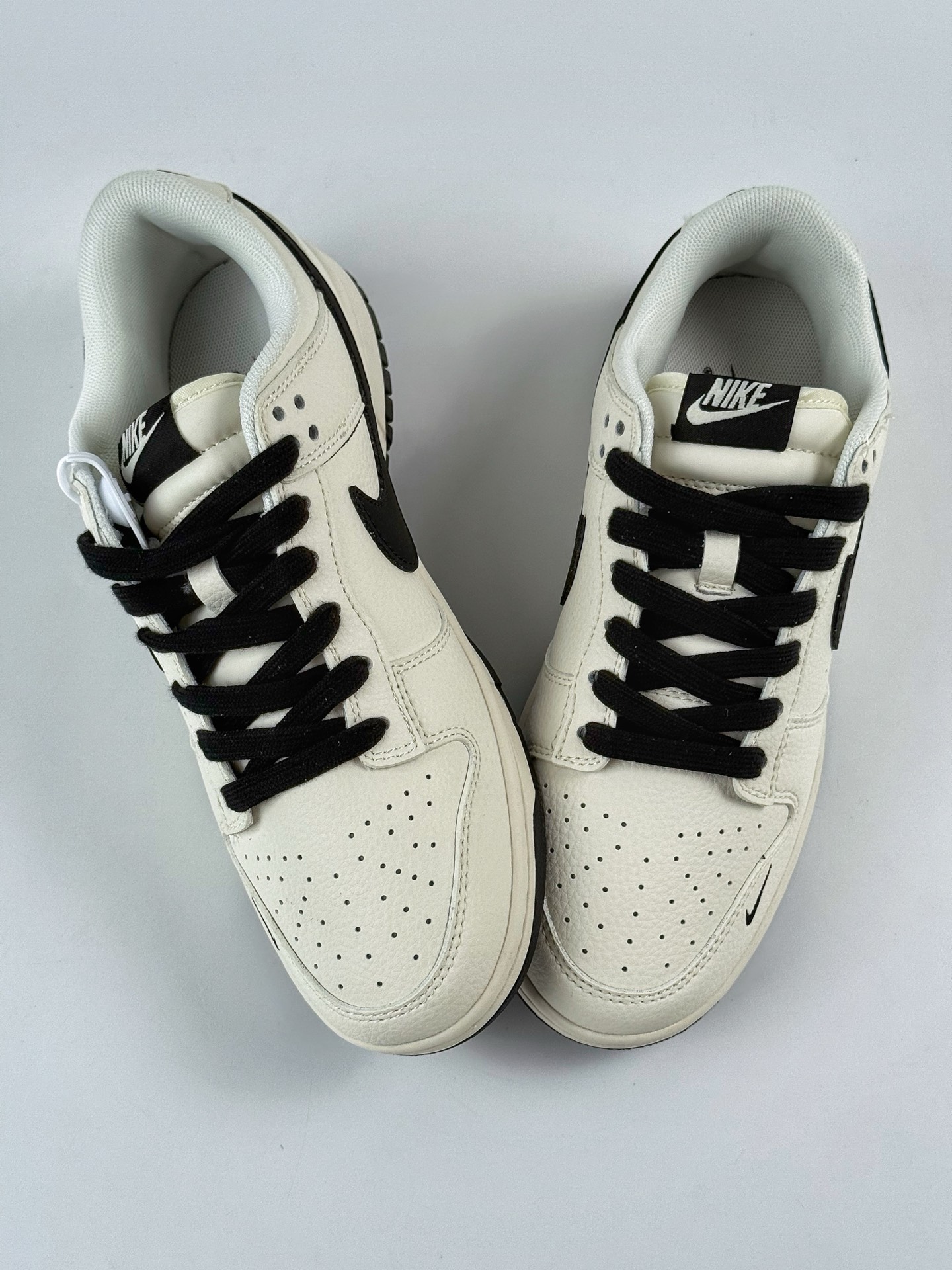 260 Nike SB Dunk Low 藤原豆腐店 白黑三小勾 XD1588-225-Chinese UA Cheap High Quatity Brand Clothes Bags handbags Sneakers wholesale wholesaler seller from China Factory suppliers Fashion Clothing Shoes best Quality Beautiful Price 260 Nike SB Dunk Low 藤原豆腐店 白黑三小勾 XD1588-225