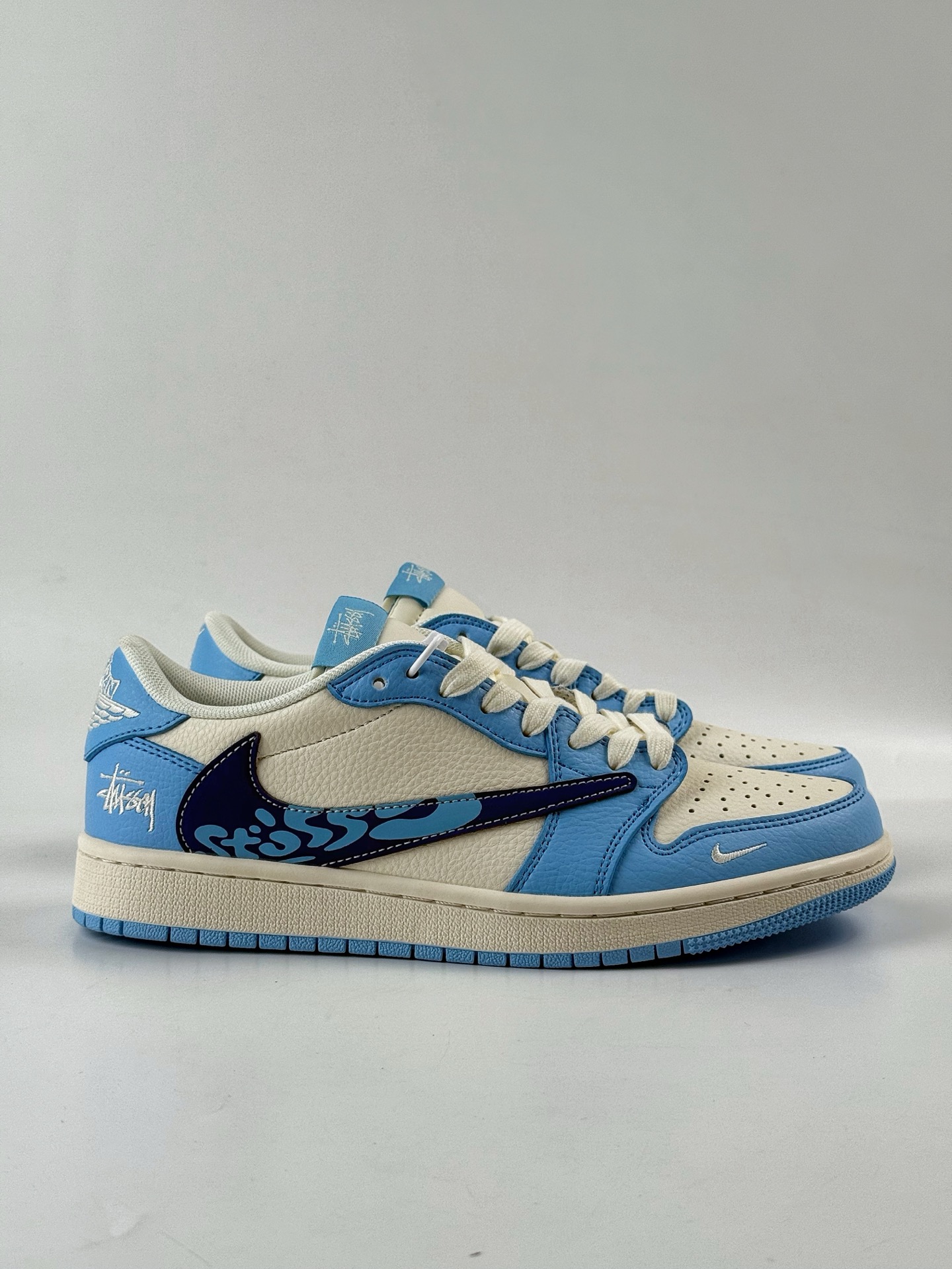 260 Travis Scott x Nike Air Jordan 1 Low x Stussy Air Jordan 1 Low 反转蓝白小勾倒钩 HS8068-038-Chinese UA Cheap High Quatity Brand Clothes Bags handbags Sneakers wholesale wholesaler seller from China Factory suppliers Fashion Clothing Shoes best Quality Beautiful Price 260 Travis Scott x Nike Air Jordan 1 Low x Stussy Air Jordan 1 Low 反转蓝白小勾倒钩 HS8068-038
