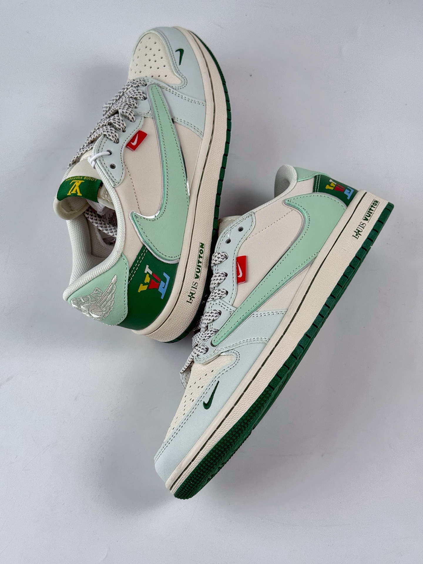 260 Travis Scott x Nike Air Jordan 1 Low x Louis Vuitton Air Jordan 1 Low 反转薄荷绿白小勾满天星倒钩 HS8068-039-Chinese UA Cheap High Quatity Brand Clothes Bags handbags Sneakers wholesale wholesaler seller from China Factory suppliers Fashion Clothing Shoes best Quality Beautiful Price 260 Travis Scott x Nike Air Jordan 1 Low x Louis Vuitton Air Jordan 1 Low 反转薄荷绿白小勾满天星倒钩 HS8068-039