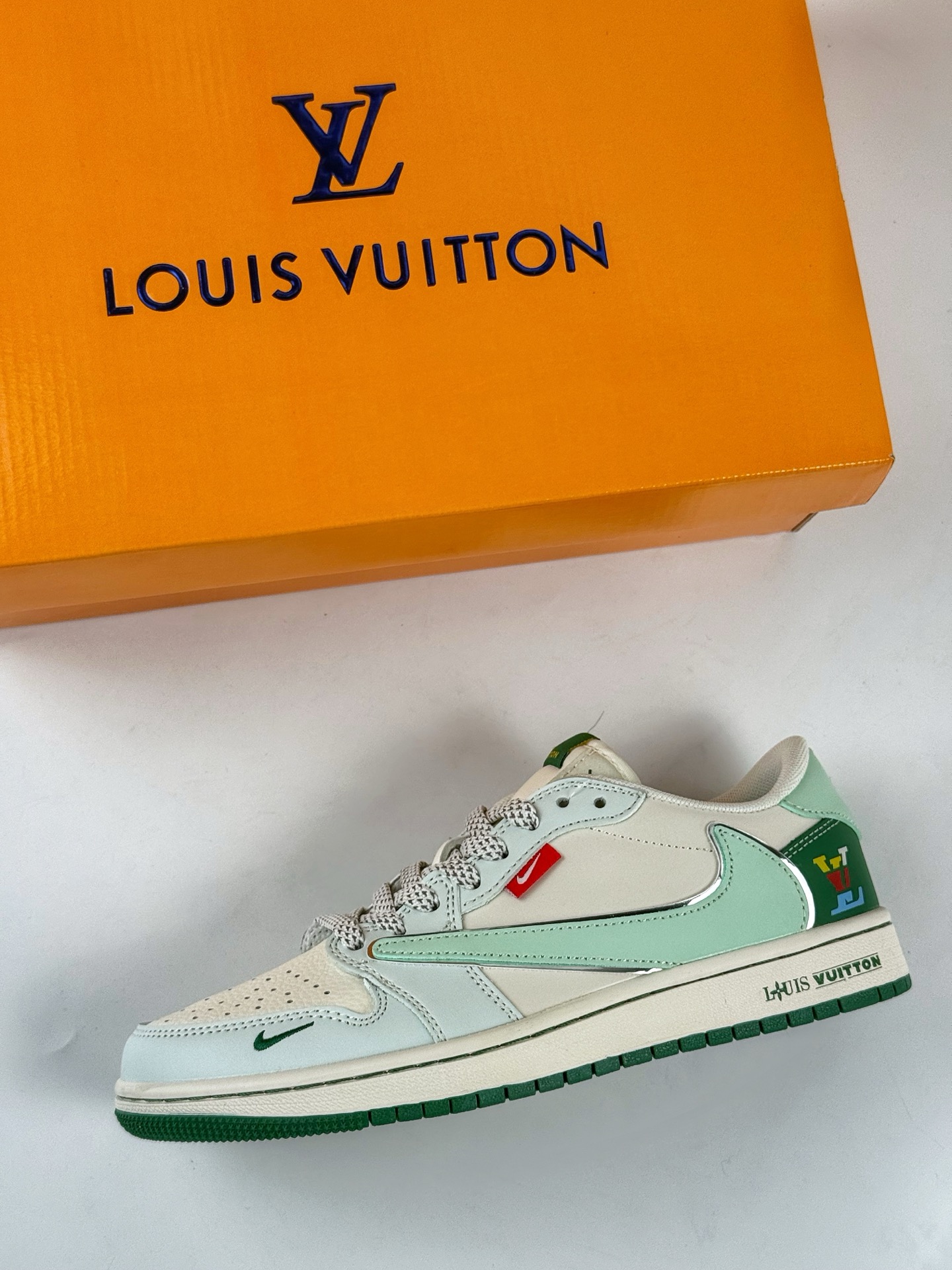 260 Travis Scott x Nike Air Jordan 1 Low x Louis Vuitton Air Jordan 1 Low 反转薄荷绿白小勾满天星倒钩 HS8068-039-Chinese UA Cheap High Quatity Brand Clothes Bags handbags Sneakers wholesale wholesaler seller from China Factory suppliers Fashion Clothing Shoes best Quality Beautiful Price 260 Travis Scott x Nike Air Jordan 1 Low x Louis Vuitton Air Jordan 1 Low 反转薄荷绿白小勾满天星倒钩 HS8068-039
