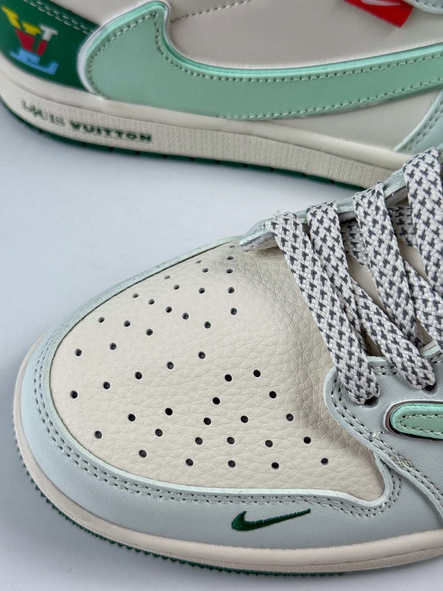 260 Travis Scott x Nike Air Jordan 1 Low x Louis Vuitton Air Jordan 1 Low 反转薄荷绿白小勾满天星倒钩 HS8068-039-Chinese UA Cheap High Quatity Brand Clothes Bags handbags Sneakers wholesale wholesaler seller from China Factory suppliers Fashion Clothing Shoes best Quality Beautiful Price 260 Travis Scott x Nike Air Jordan 1 Low x Louis Vuitton Air Jordan 1 Low 反转薄荷绿白小勾满天星倒钩 HS8068-039