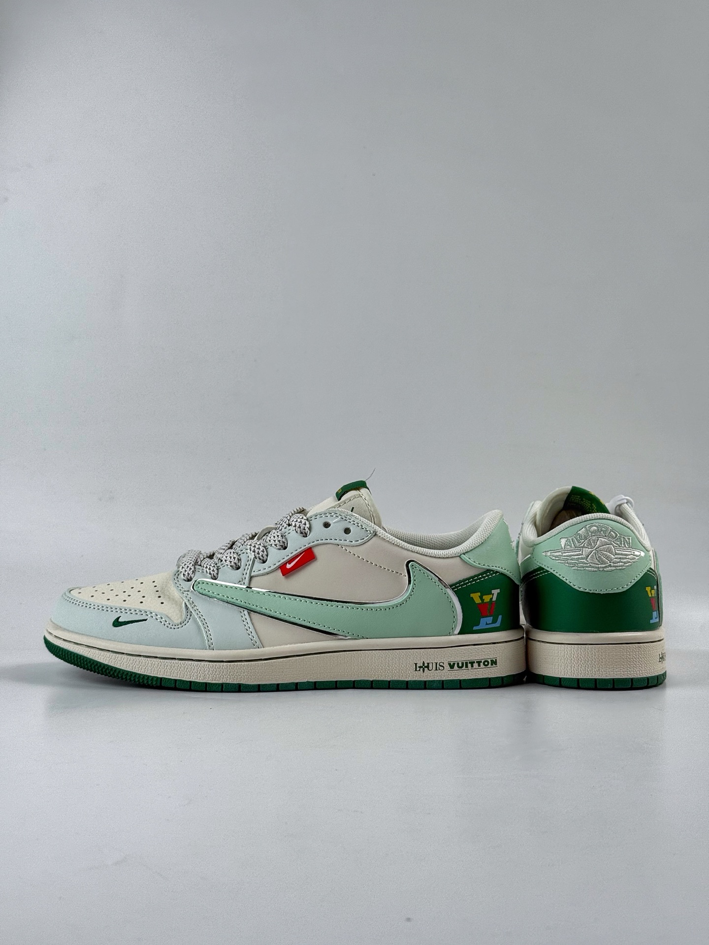 260 Travis Scott x Nike Air Jordan 1 Low x Louis Vuitton Air Jordan 1 Low 反转薄荷绿白小勾满天星倒钩 HS8068-039-Chinese UA Cheap High Quatity Brand Clothes Bags handbags Sneakers wholesale wholesaler seller from China Factory suppliers Fashion Clothing Shoes best Quality Beautiful Price 260 Travis Scott x Nike Air Jordan 1 Low x Louis Vuitton Air Jordan 1 Low 反转薄荷绿白小勾满天星倒钩 HS8068-039