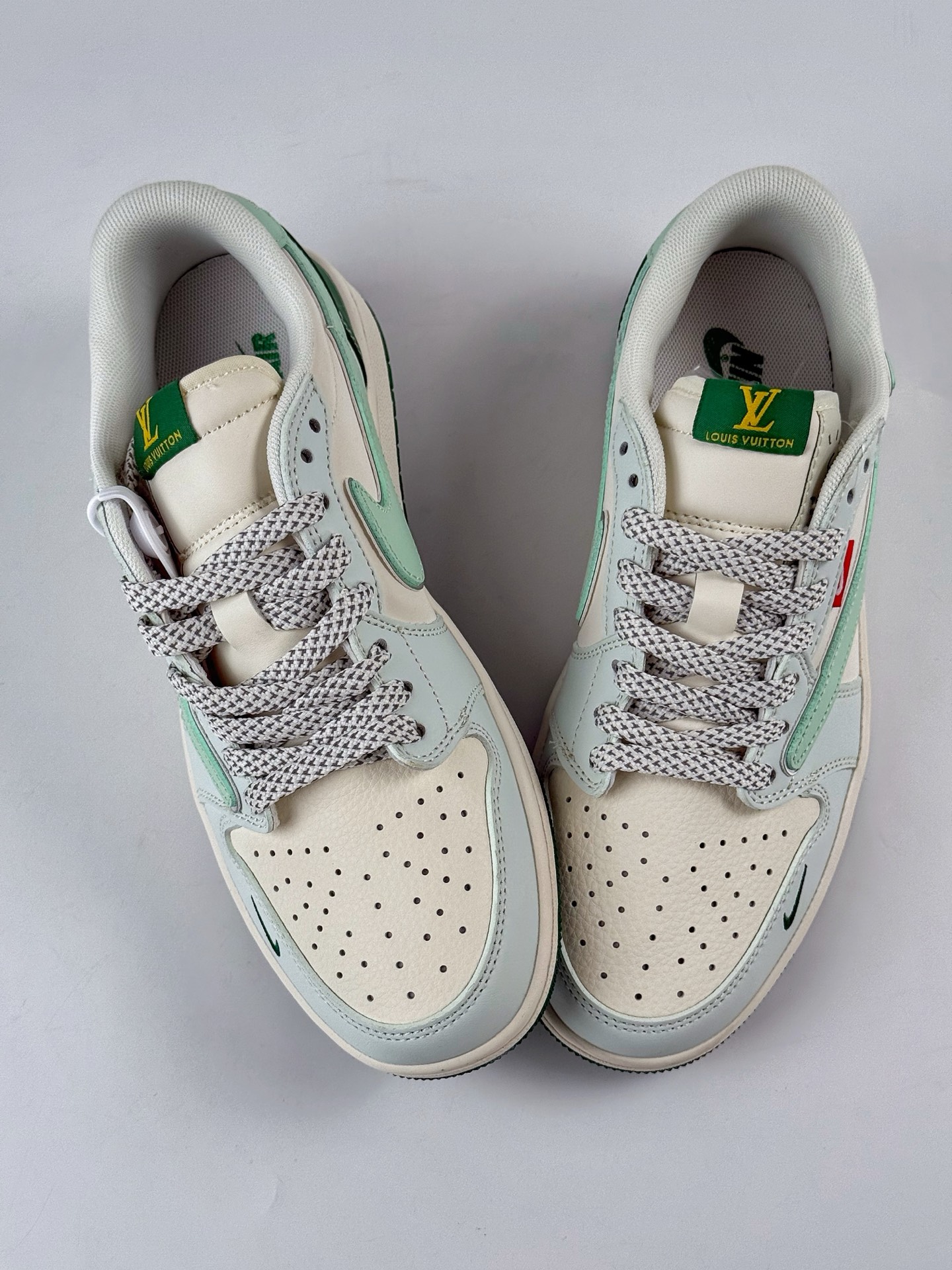 260 Travis Scott x Nike Air Jordan 1 Low x Louis Vuitton Air Jordan 1 Low 反转薄荷绿白小勾满天星倒钩 HS8068-039-Chinese UA Cheap High Quatity Brand Clothes Bags handbags Sneakers wholesale wholesaler seller from China Factory suppliers Fashion Clothing Shoes best Quality Beautiful Price 260 Travis Scott x Nike Air Jordan 1 Low x Louis Vuitton Air Jordan 1 Low 反转薄荷绿白小勾满天星倒钩 HS8068-039