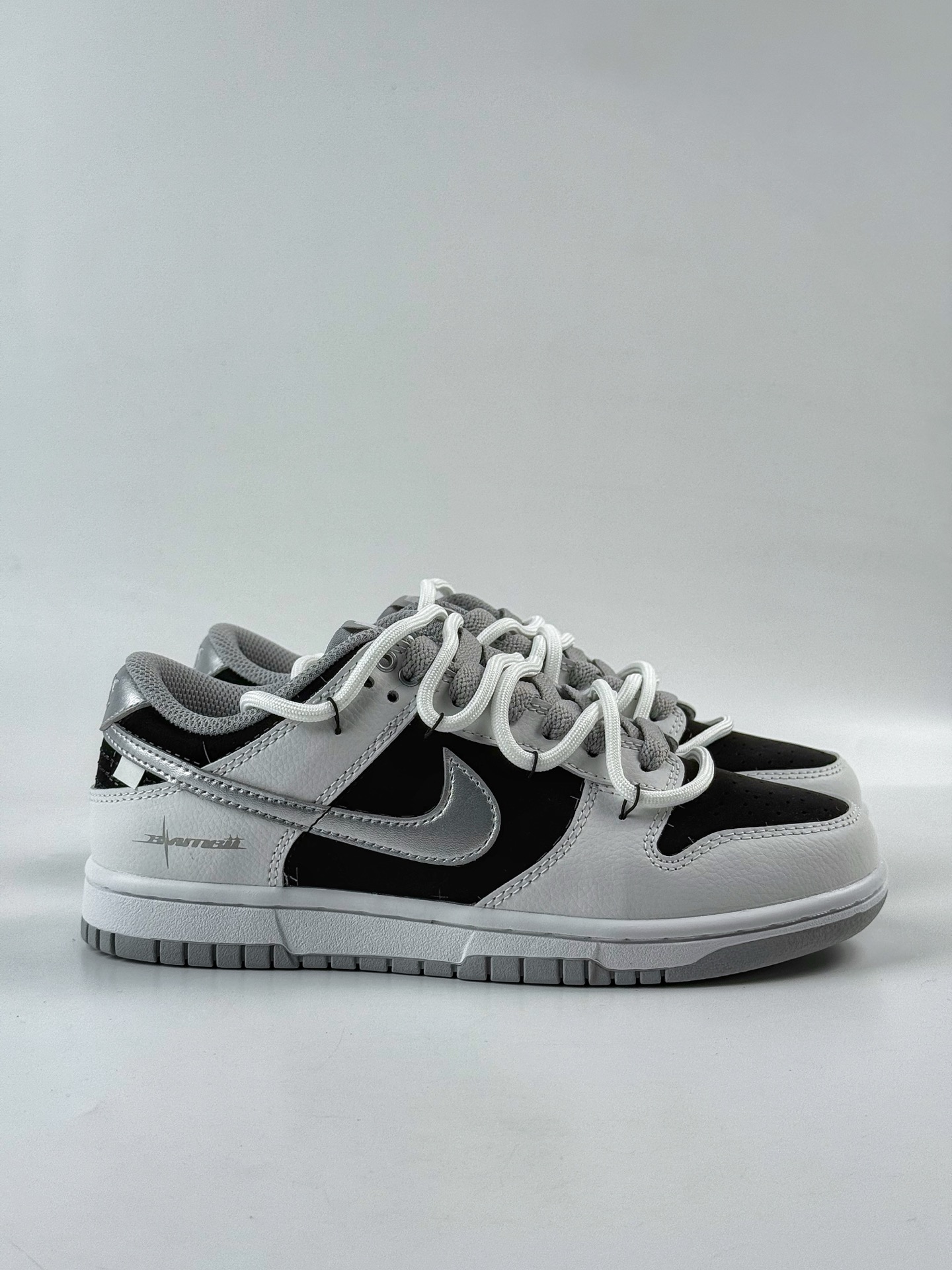 280 Nike SB Dunk Low 星黎 反转黑白 WS0414-025-Chinese UA Cheap High Quatity Brand Clothes Bags handbags Sneakers wholesale wholesaler seller from China Factory suppliers Fashion Clothing Shoes best Quality Beautiful Price 280 Nike SB Dunk Low 星黎 反转黑白 WS0414-025