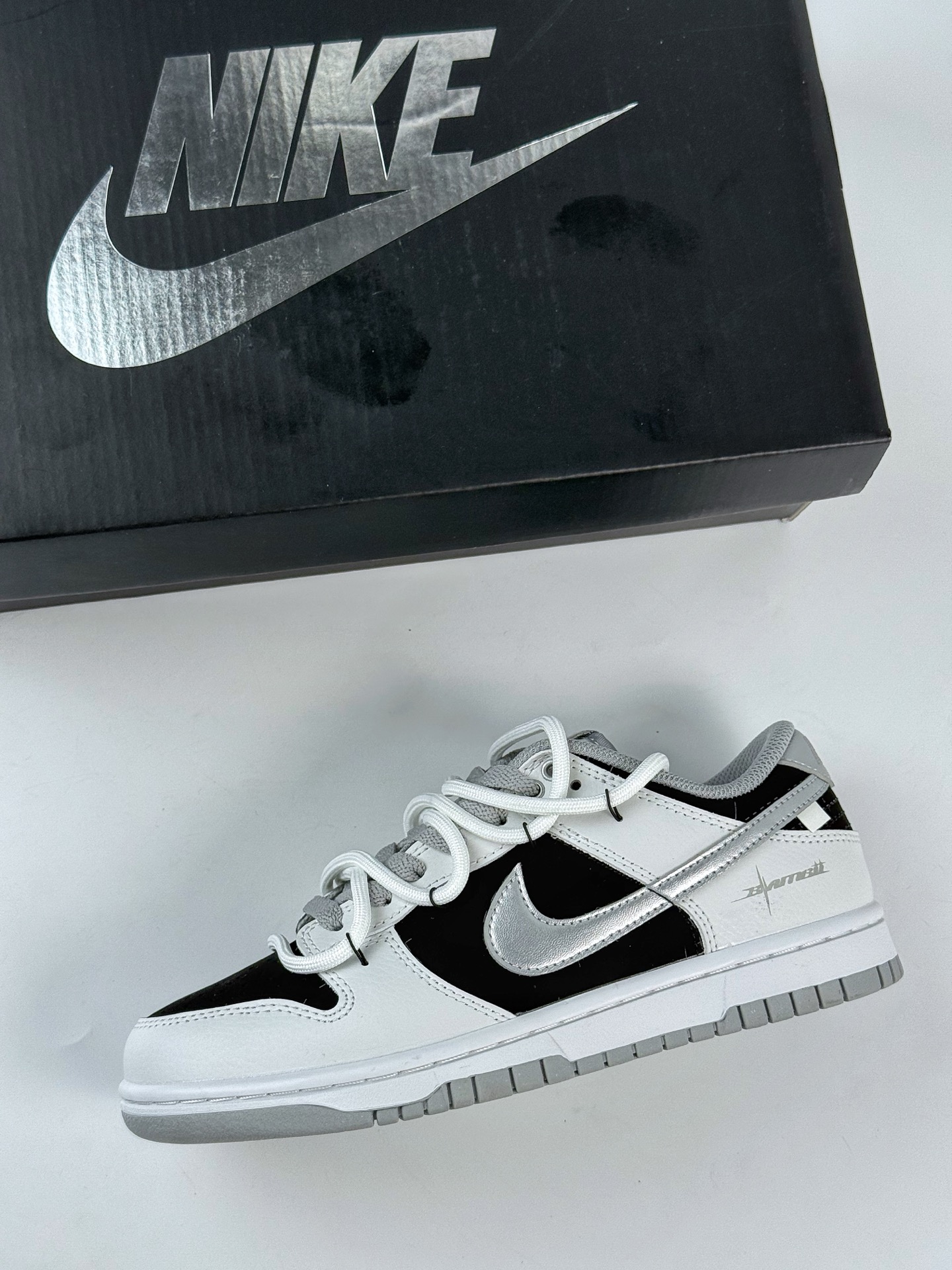280 Nike SB Dunk Low 星黎 反转黑白 WS0414-025-Chinese UA Cheap High Quatity Brand Clothes Bags handbags Sneakers wholesale wholesaler seller from China Factory suppliers Fashion Clothing Shoes best Quality Beautiful Price 280 Nike SB Dunk Low 星黎 反转黑白 WS0414-025