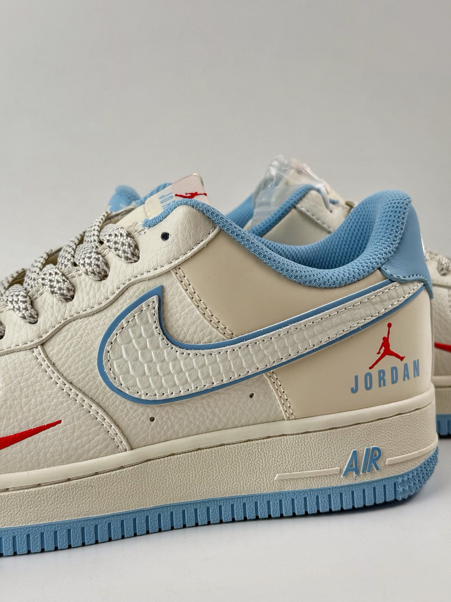 260 Nike Air Force 1 Low 07 x JORDAN 米蓝小勾满天星 CS5288-029-Chinese UA Cheap High Quatity Brand Clothes Bags handbags Sneakers wholesale wholesaler seller from China Factory suppliers Fashion Clothing Shoes best Quality Beautiful Price 260 Nike Air Force 1 Low 07 x JORDAN 米蓝小勾满天星 CS5288-029