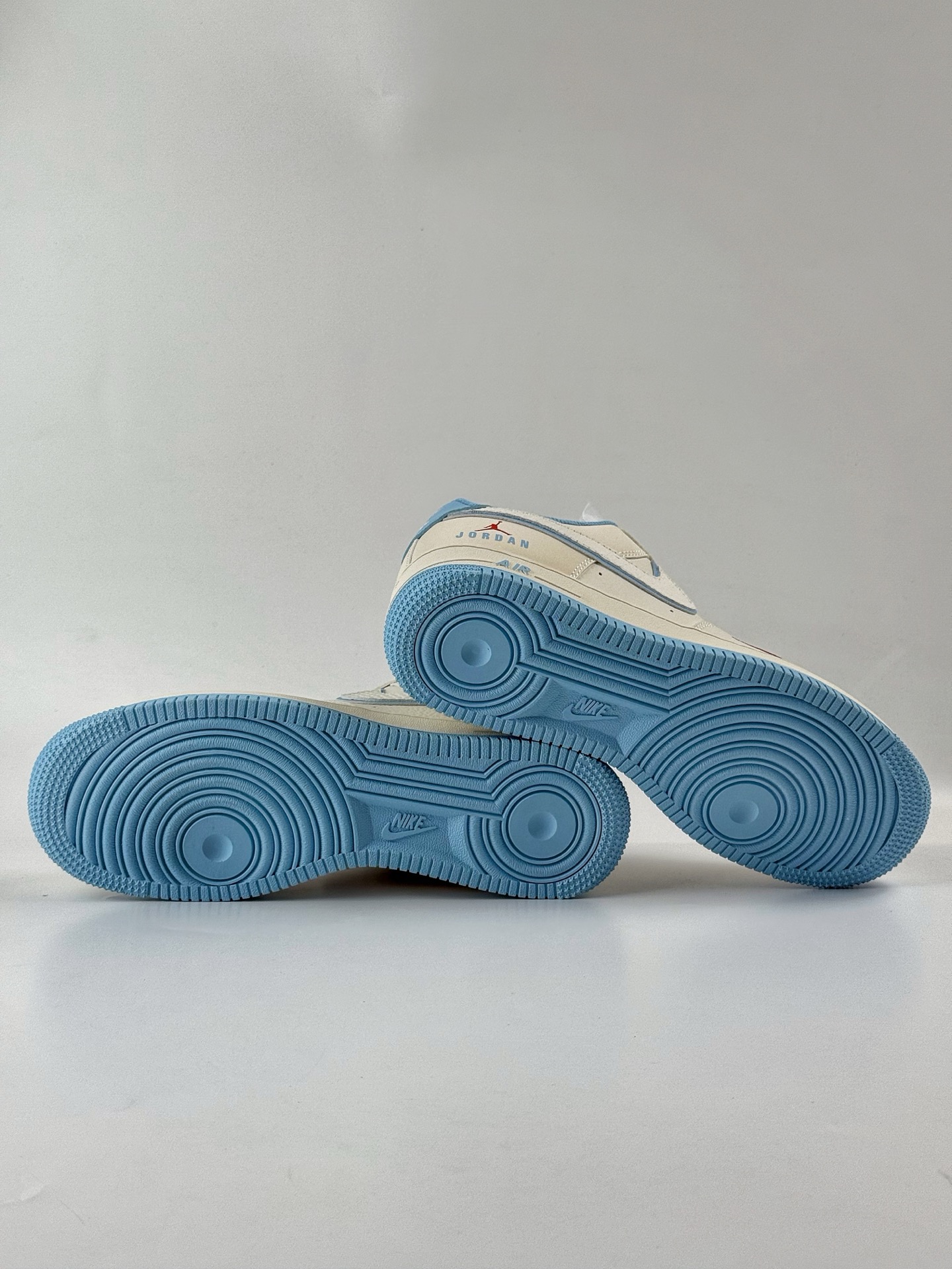 260 Nike Air Force 1 Low 07 x JORDAN 米蓝小勾满天星 CS5288-029-Chinese UA Cheap High Quatity Brand Clothes Bags handbags Sneakers wholesale wholesaler seller from China Factory suppliers Fashion Clothing Shoes best Quality Beautiful Price 260 Nike Air Force 1 Low 07 x JORDAN 米蓝小勾满天星 CS5288-029