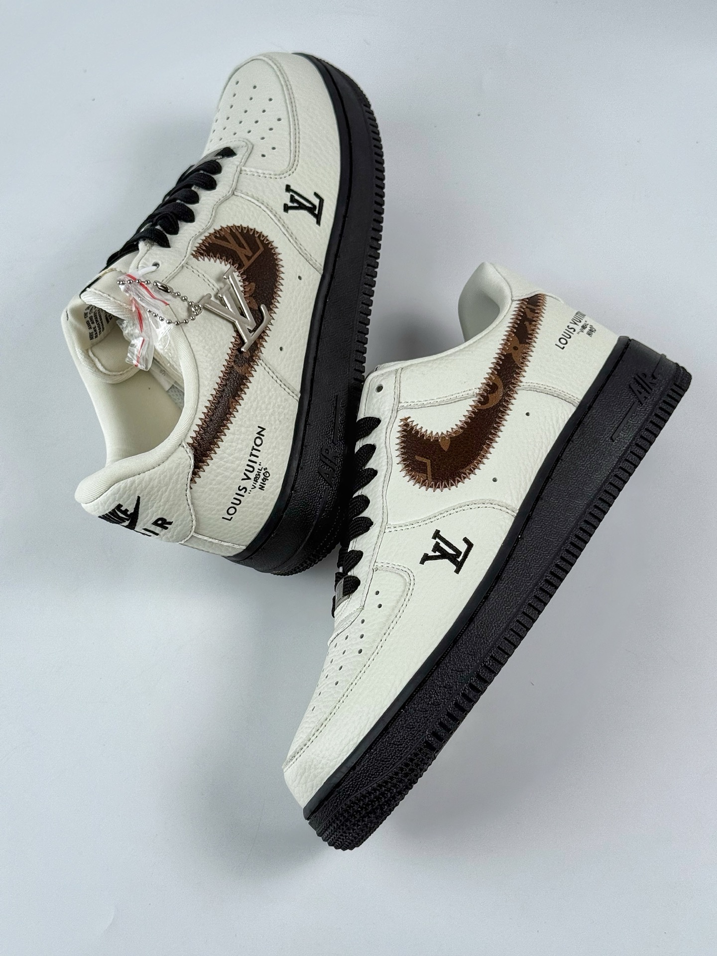 260 Nike Air Force 1 Low 07 x Louis Vuitton 白棕黑 SC0601-559-Chinese UA Cheap High Quatity Brand Clothes Bags handbags Sneakers wholesale wholesaler seller from China Factory suppliers Fashion Clothing Shoes best Quality Beautiful Price 260 Nike Air Force 1 Low 07 x Louis Vuitton 白棕黑 SC0601-559