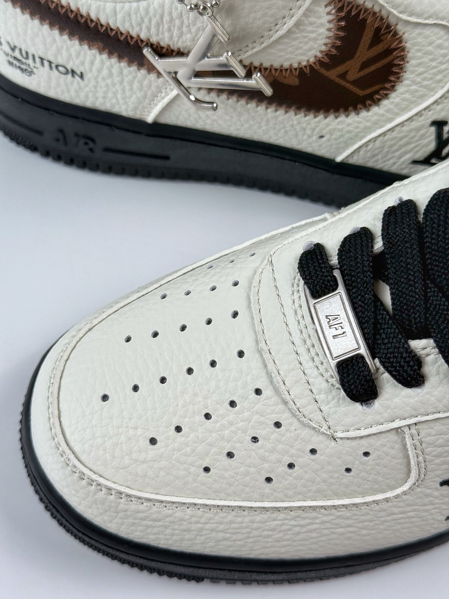 260 Nike Air Force 1 Low 07 x Louis Vuitton 白棕黑 SC0601-559-Chinese UA Cheap High Quatity Brand Clothes Bags handbags Sneakers wholesale wholesaler seller from China Factory suppliers Fashion Clothing Shoes best Quality Beautiful Price 260 Nike Air Force 1 Low 07 x Louis Vuitton 白棕黑 SC0601-559