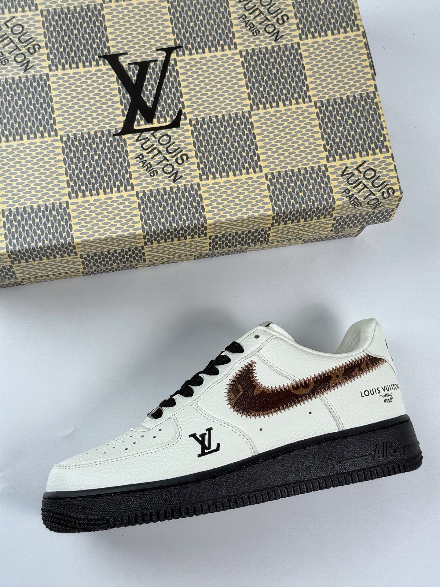 260 Nike Air Force 1 Low 07 x Louis Vuitton 白棕黑 SC0601-559-Chinese UA Cheap High Quatity Brand Clothes Bags handbags Sneakers wholesale wholesaler seller from China Factory suppliers Fashion Clothing Shoes best Quality Beautiful Price 260 Nike Air Force 1 Low 07 x Louis Vuitton 白棕黑 SC0601-559