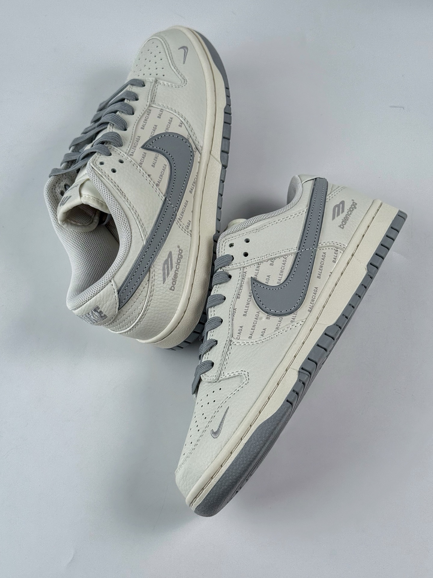 260 Nike SB Dunk Low x Balenciaga 白灰小钩 FX1588-312-Chinese UA Cheap High Quatity Brand Clothes Bags handbags Sneakers wholesale wholesaler seller from China Factory suppliers Fashion Clothing Shoes best Quality Beautiful Price 260 Nike SB Dunk Low x Balenciaga 白灰小钩 FX1588-312
