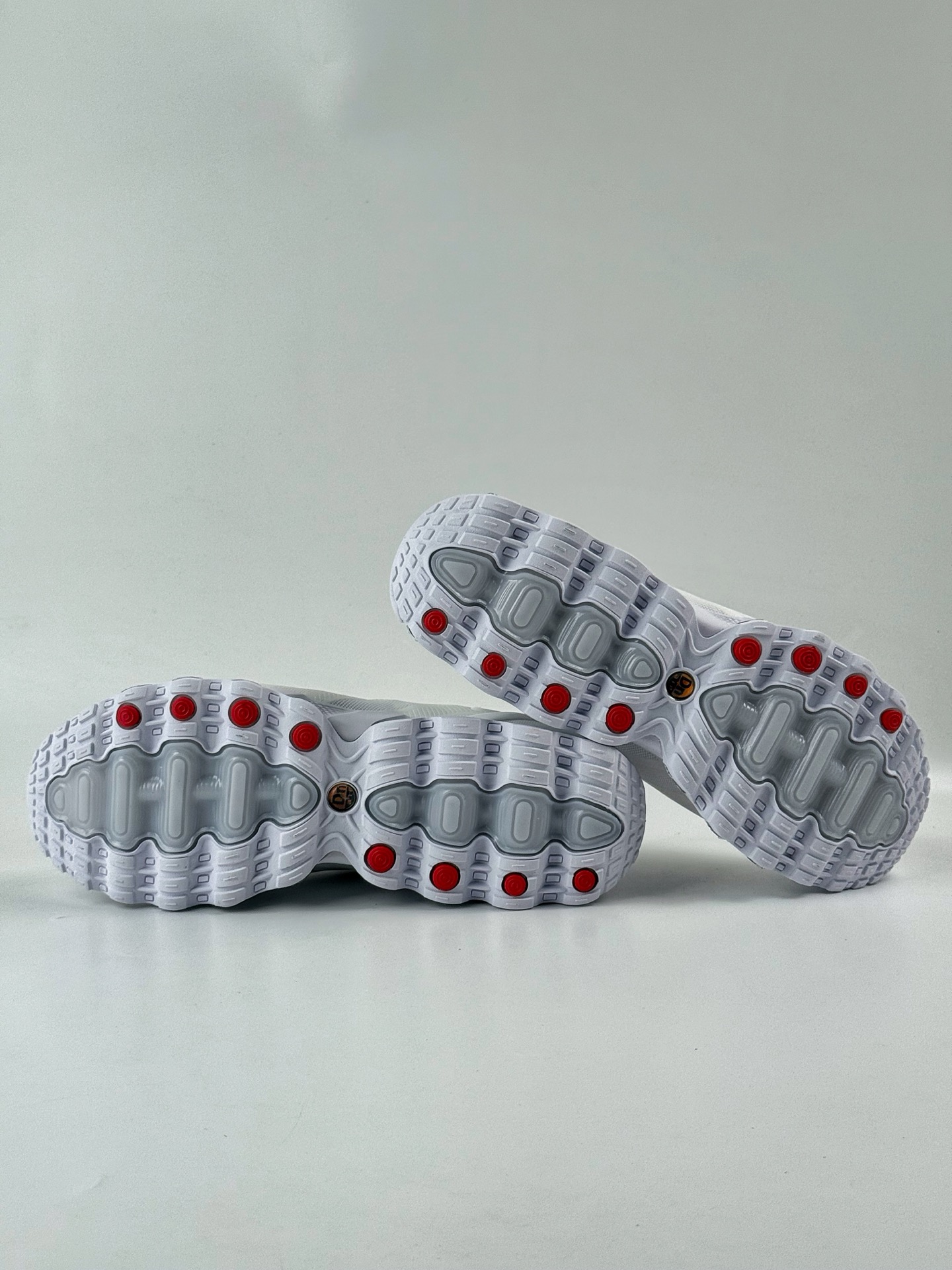 Nike Air Max DN8 复古减震气垫跑鞋 HF5509-900