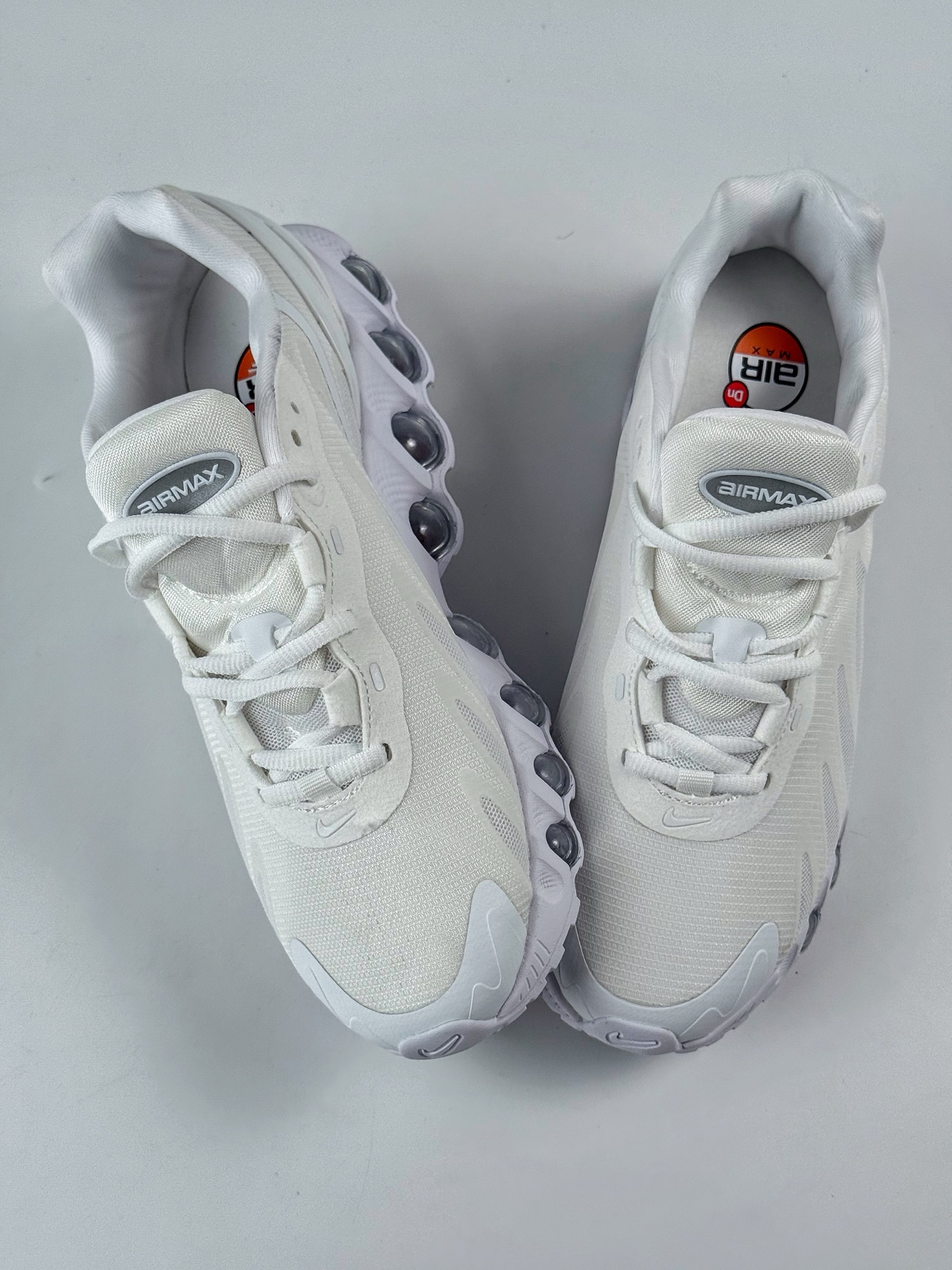 Nike Air Max DN8 复古减震气垫跑鞋 HF5509-900