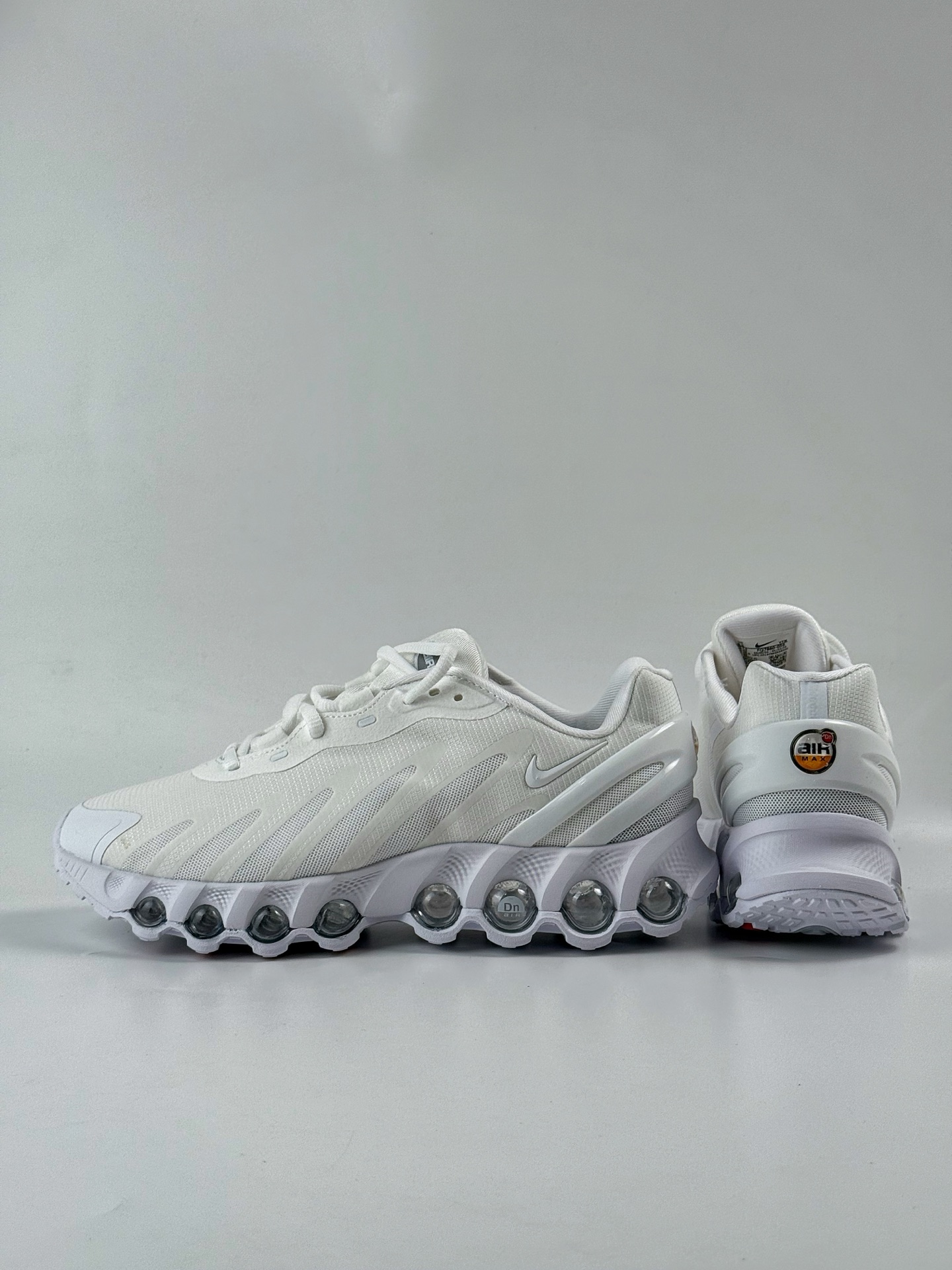 Nike Air Max DN8 复古减震气垫跑鞋 HF5509-900