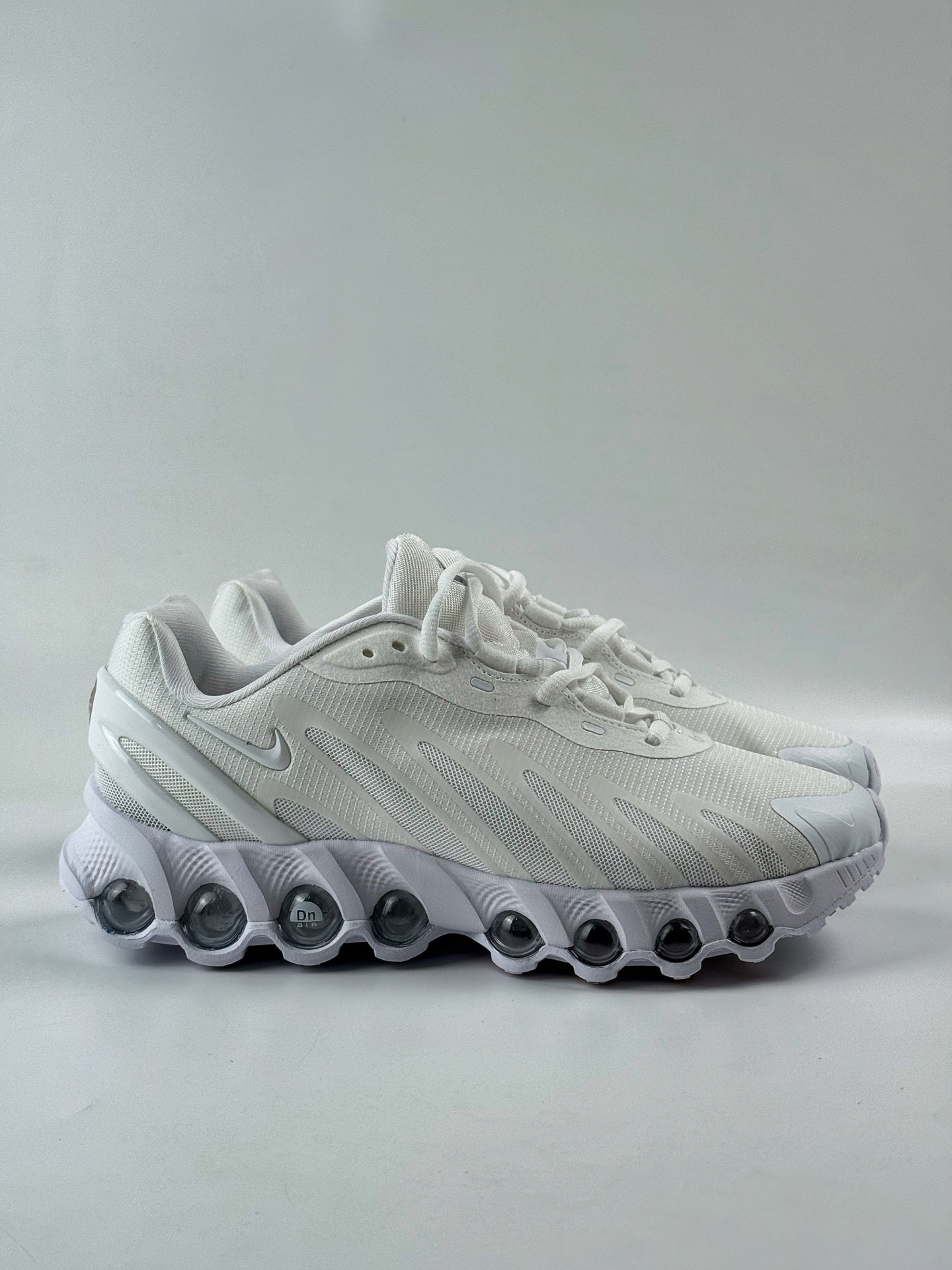 Nike Air Max DN8 复古减震气垫跑鞋 HF5509-900