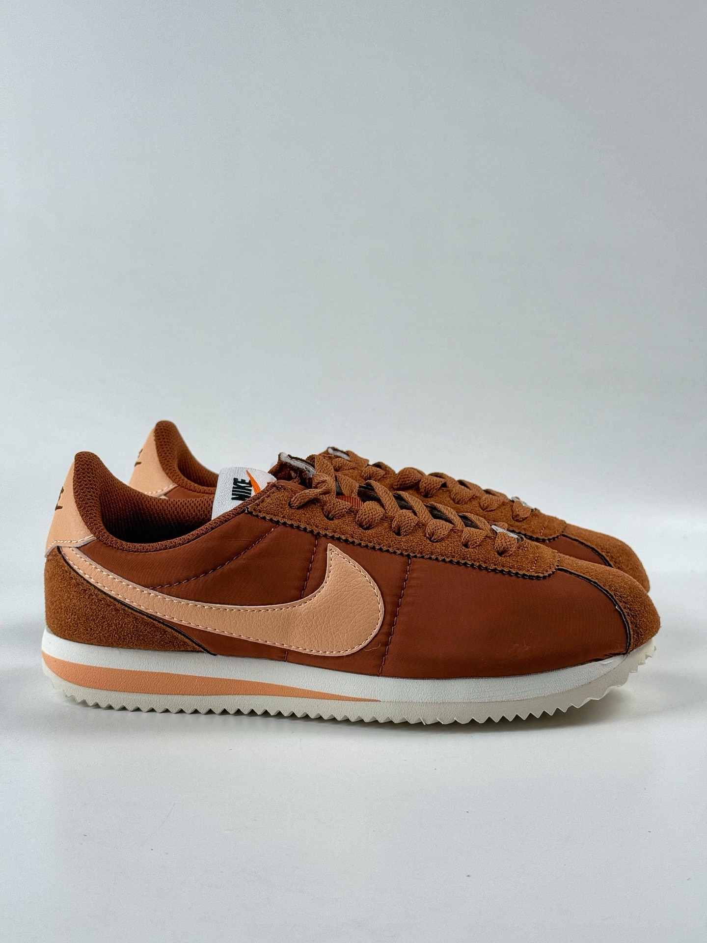 Nike Classic Cortez SE 经典阿甘 经典版型 DZ2795-202