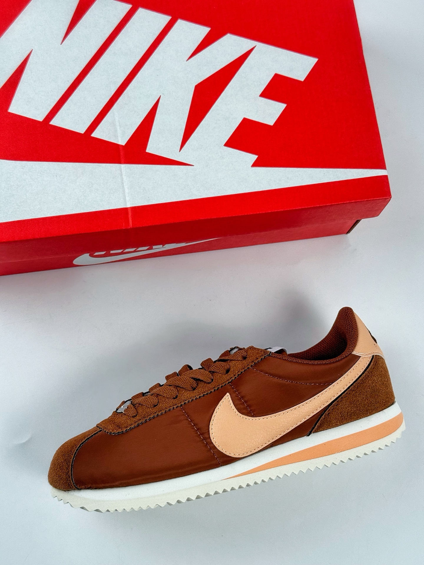 Nike Classic Cortez SE 经典阿甘 经典版型 DZ2795-202