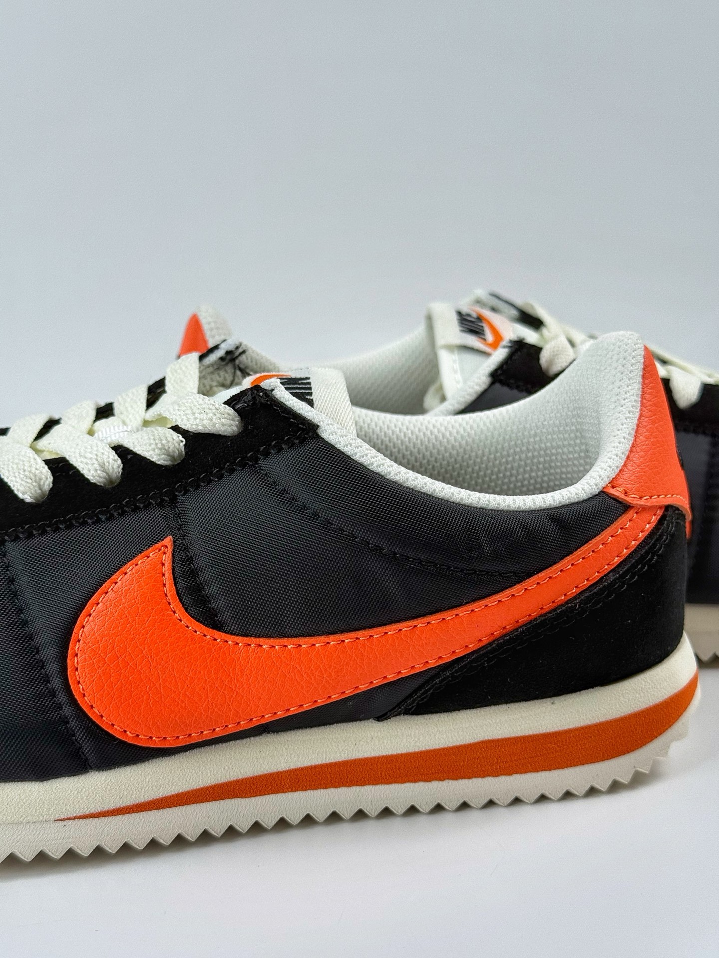 140 Nike Classic Cortez SE 经典阿甘 经典版型 DZ2795-003-Chinese UA Cheap High Quatity Brand Clothes Bags handbags Sneakers wholesale wholesaler seller from China Factory suppliers Fashion Clothing Shoes best Quality Beautiful Price 140 Nike Classic Cortez SE 经典阿甘 经典版型 DZ2795-003