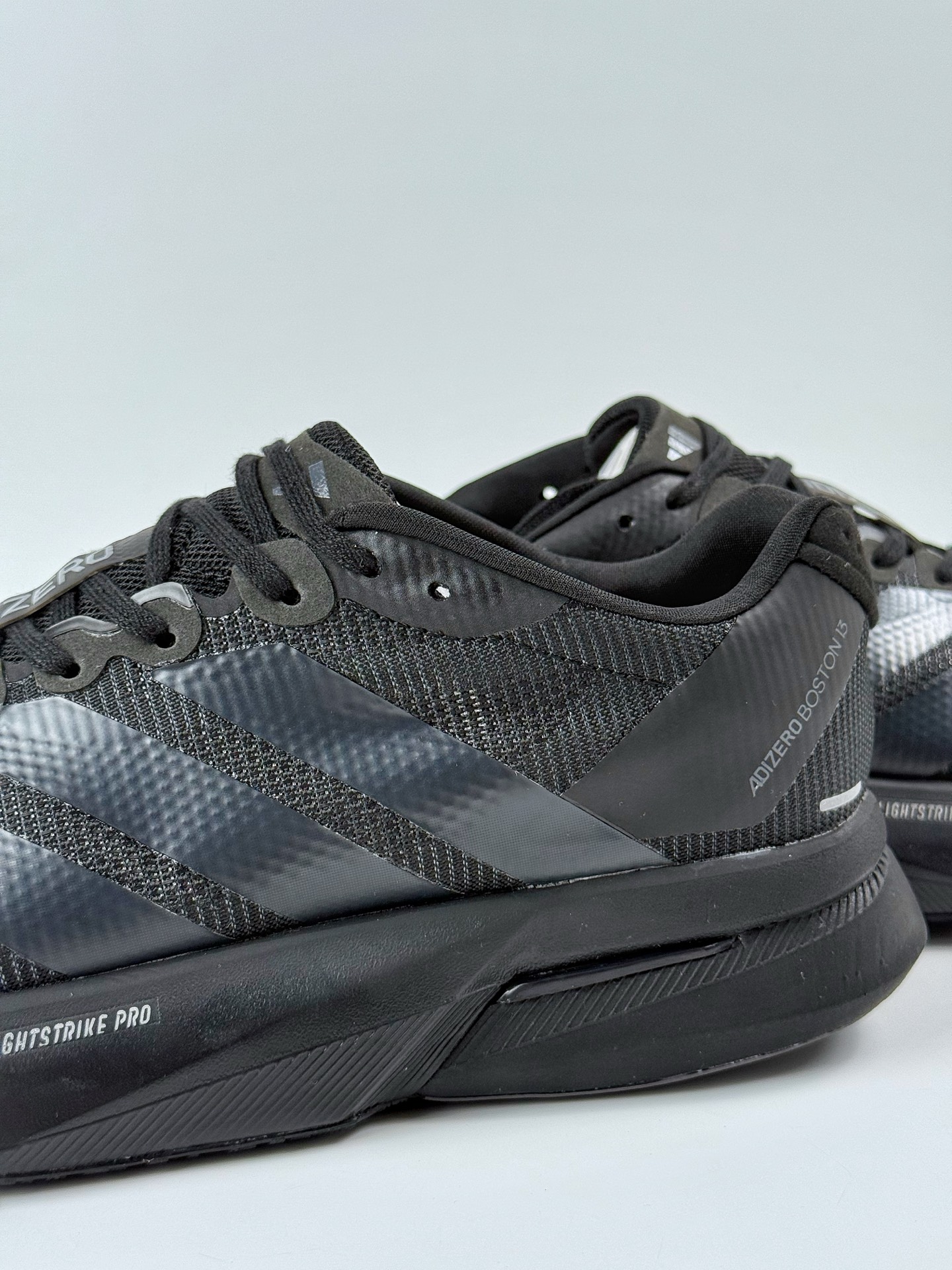 200 Adidas Adizero Boston 13 轻盈跑鞋 超轻发泡底 缓震透气跑步鞋 JS4941-Chinese UA Cheap High Quatity Brand Clothes Bags handbags Sneakers wholesale wholesaler seller from China Factory suppliers Fashion Clothing Shoes best Quality Beautiful Price 200 Adidas Adizero Boston 13 轻盈跑鞋 超轻发泡底 缓震透气跑步鞋 JS4941