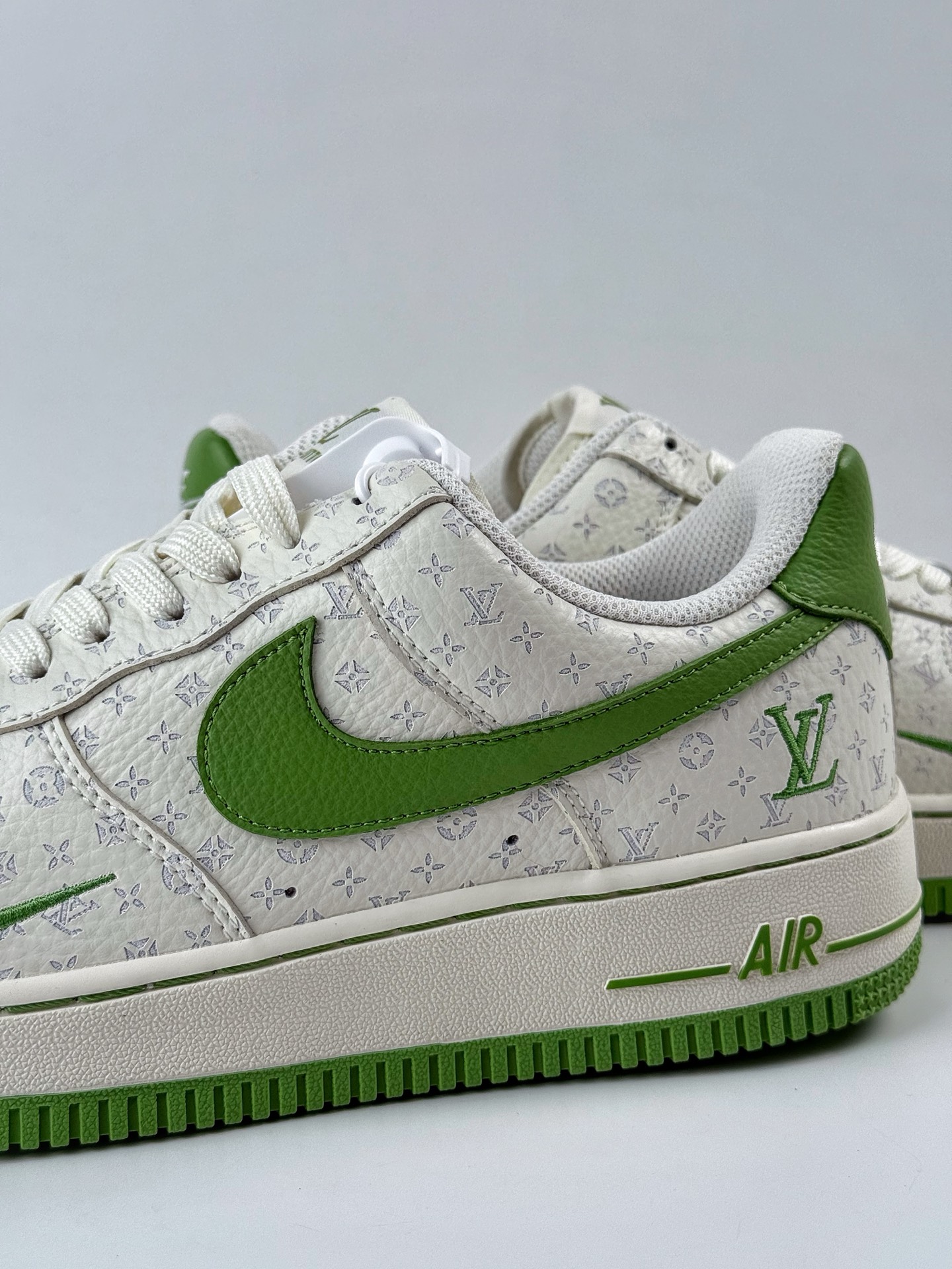 260 Nike Air Force 1 Low 07 x Louis Vuitton 白绿满印小勾 LW9279-016-Chinese UA Cheap High Quatity Brand Clothes Bags handbags Sneakers wholesale wholesaler seller from China Factory suppliers Fashion Clothing Shoes best Quality Beautiful Price 260 Nike Air Force 1 Low 07 x Louis Vuitton 白绿满印小勾 LW9279-016