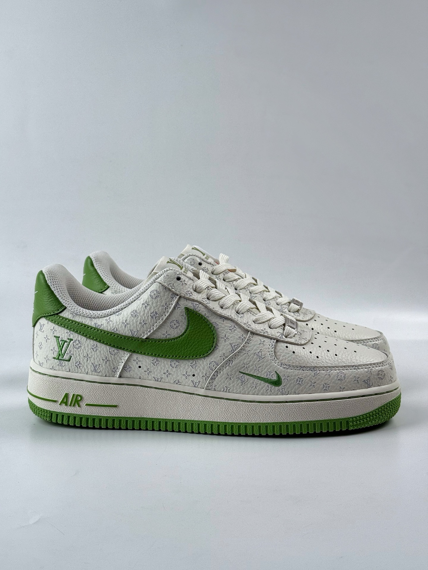 260 Nike Air Force 1 Low 07 x Louis Vuitton 白绿满印小勾 LW9279-016-Chinese UA Cheap High Quatity Brand Clothes Bags handbags Sneakers wholesale wholesaler seller from China Factory suppliers Fashion Clothing Shoes best Quality Beautiful Price 260 Nike Air Force 1 Low 07 x Louis Vuitton 白绿满印小勾 LW9279-016