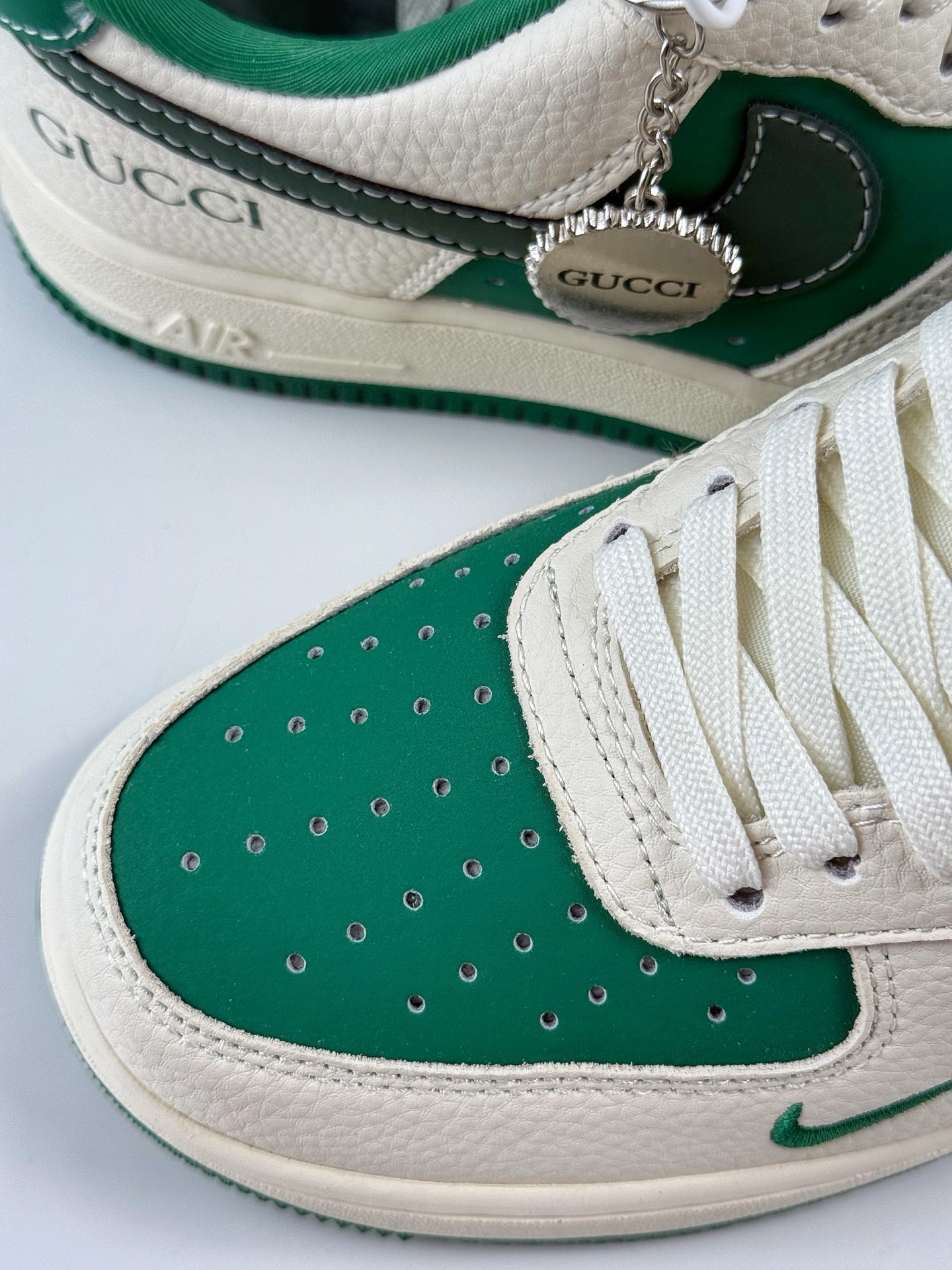 260 Nike Air Force 1 Low 07 x GUCCI 白绿小勾 KK1988-083-Chinese UA Cheap High Quatity Brand Clothes Bags handbags Sneakers wholesale wholesaler seller from China Factory suppliers Fashion Clothing Shoes best Quality Beautiful Price 260 Nike Air Force 1 Low 07 x GUCCI 白绿小勾 KK1988-083