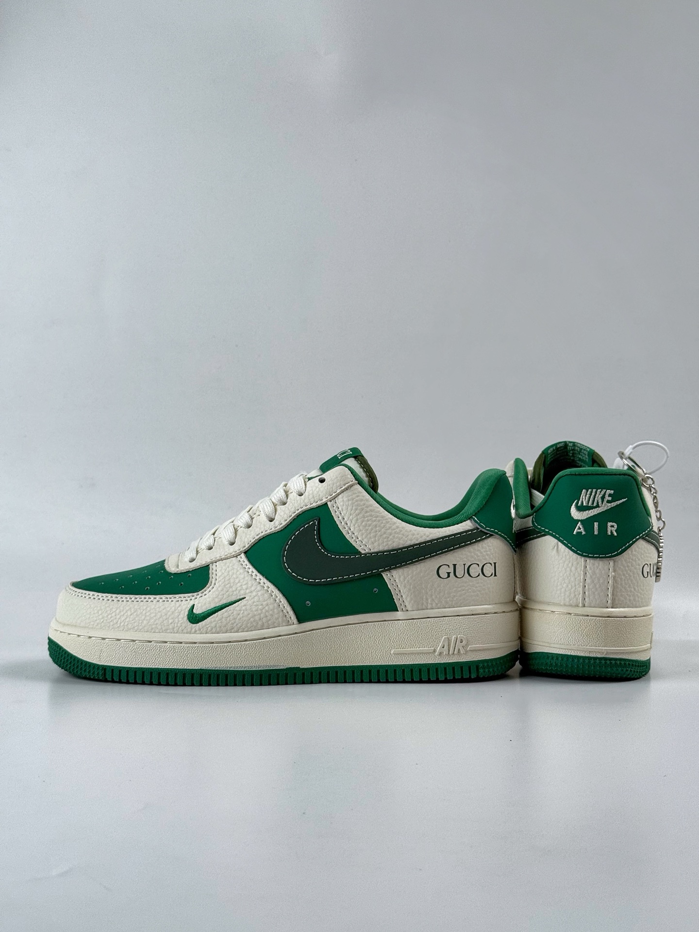 260 Nike Air Force 1 Low 07 x GUCCI 白绿小勾 KK1988-083-Chinese UA Cheap High Quatity Brand Clothes Bags handbags Sneakers wholesale wholesaler seller from China Factory suppliers Fashion Clothing Shoes best Quality Beautiful Price 260 Nike Air Force 1 Low 07 x GUCCI 白绿小勾 KK1988-083