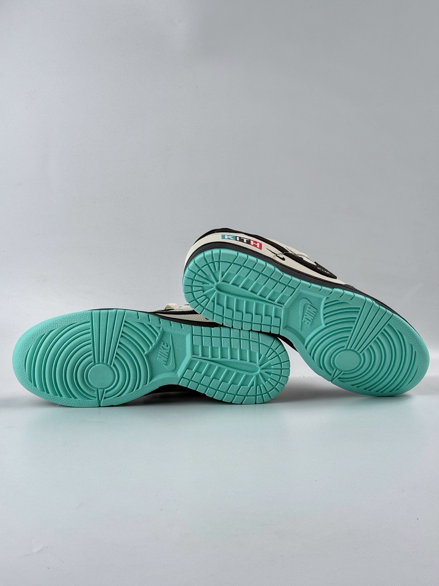 280 Nike SB Dunk Low x KITH 黑白三小勾 QW5836-013-Chinese UA Cheap High Quatity Brand Clothes Bags handbags Sneakers wholesale wholesaler seller from China Factory suppliers Fashion Clothing Shoes best Quality Beautiful Price 280 Nike SB Dunk Low x KITH 黑白三小勾 QW5836-013