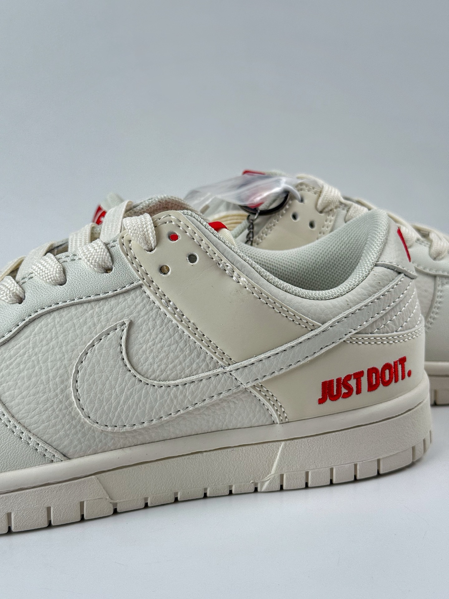 280 Nike SB Dunk Low x Just Do It 米白红小勾 CS1688-113-Chinese UA Cheap High Quatity Brand Clothes Bags handbags Sneakers wholesale wholesaler seller from China Factory suppliers Fashion Clothing Shoes best Quality Beautiful Price 280 Nike SB Dunk Low x Just Do It 米白红小勾 CS1688-113